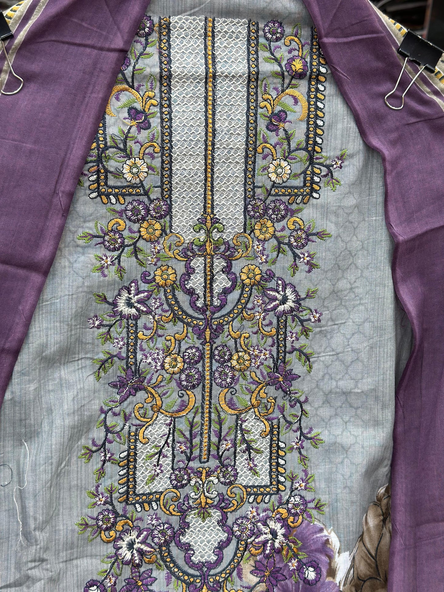 542 Pakistani Unstitched suit