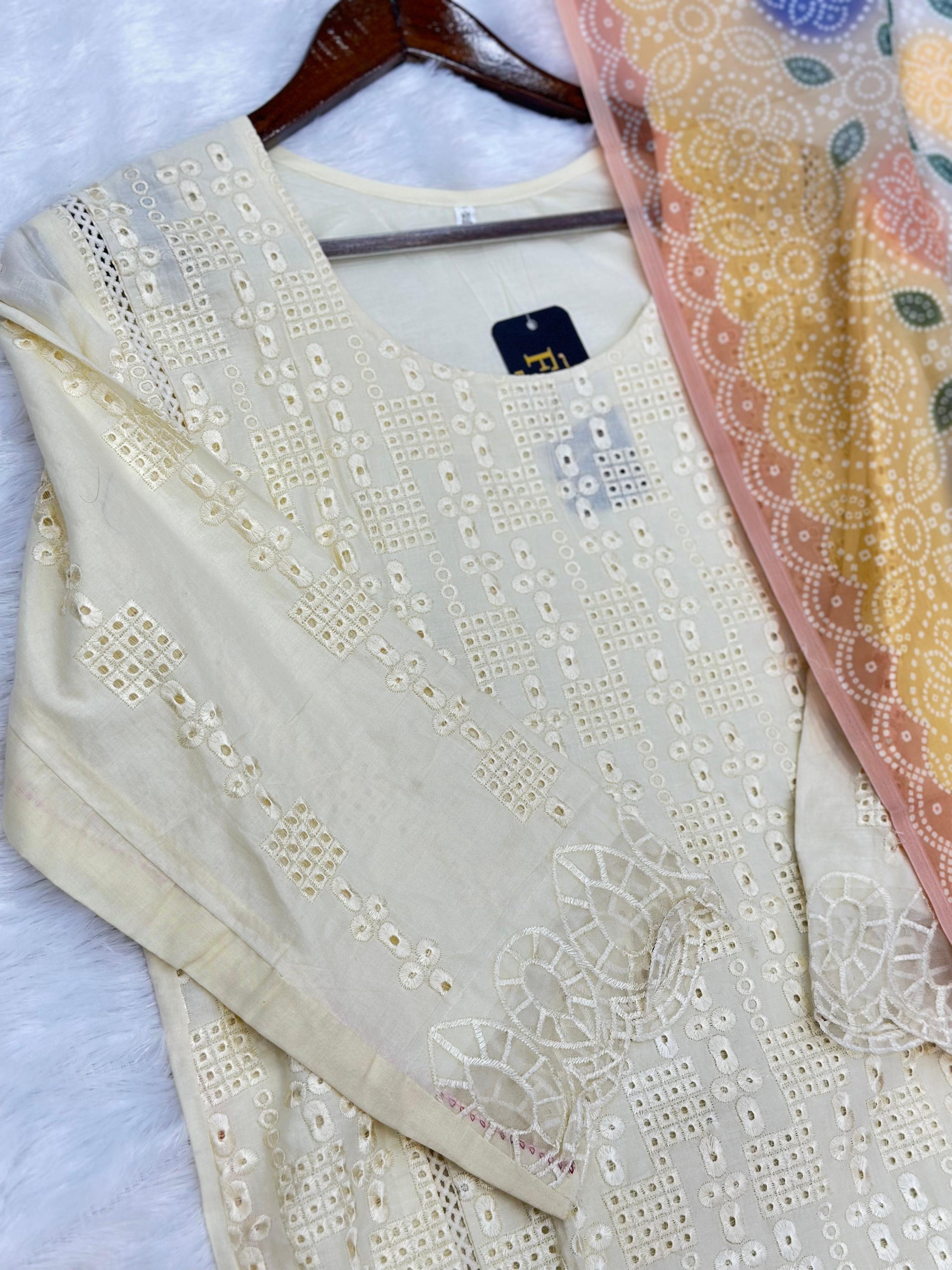 640 Premium Pakistani Lawn Suit