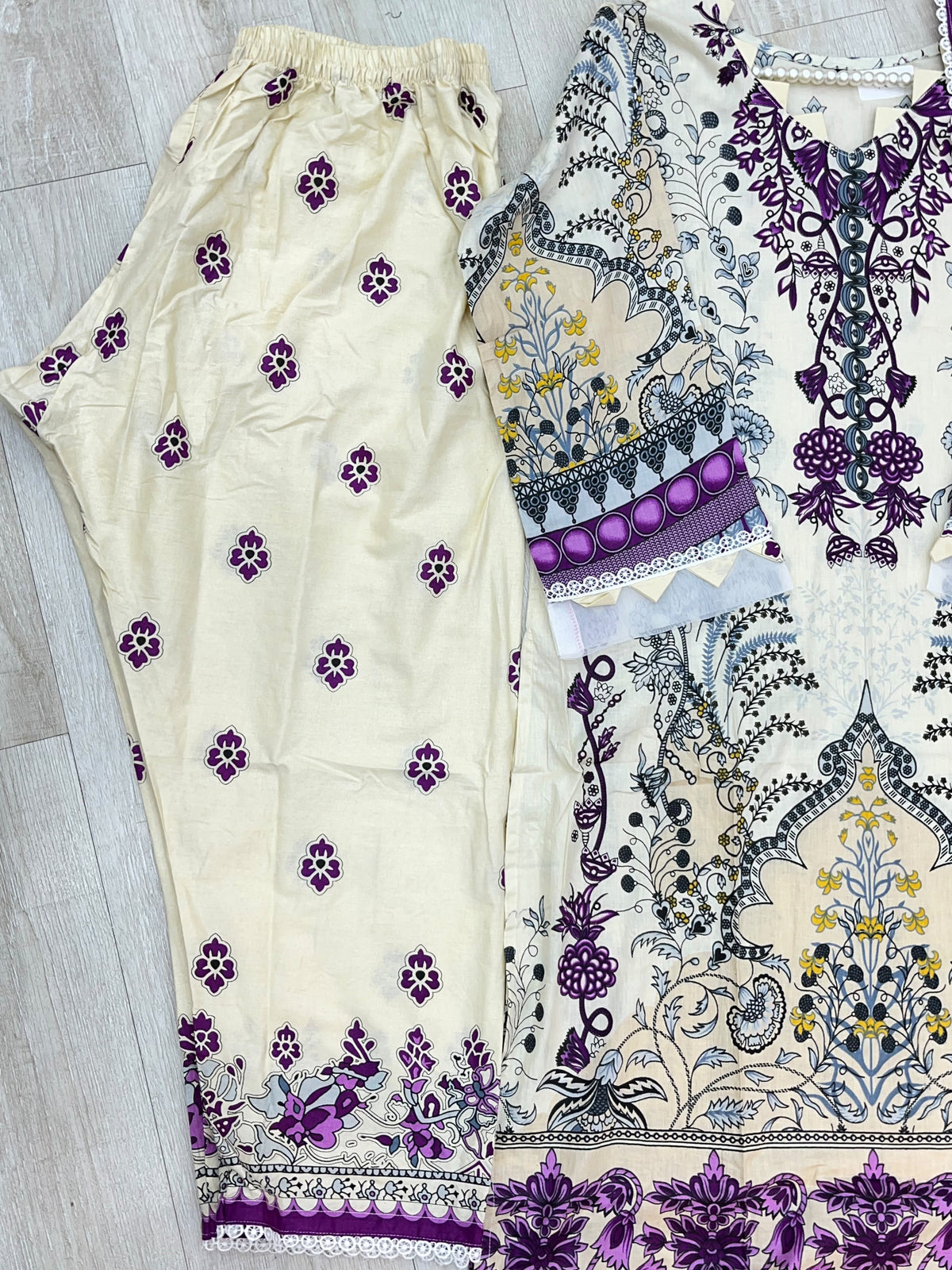 1521 Pakistani Embroidered Suit