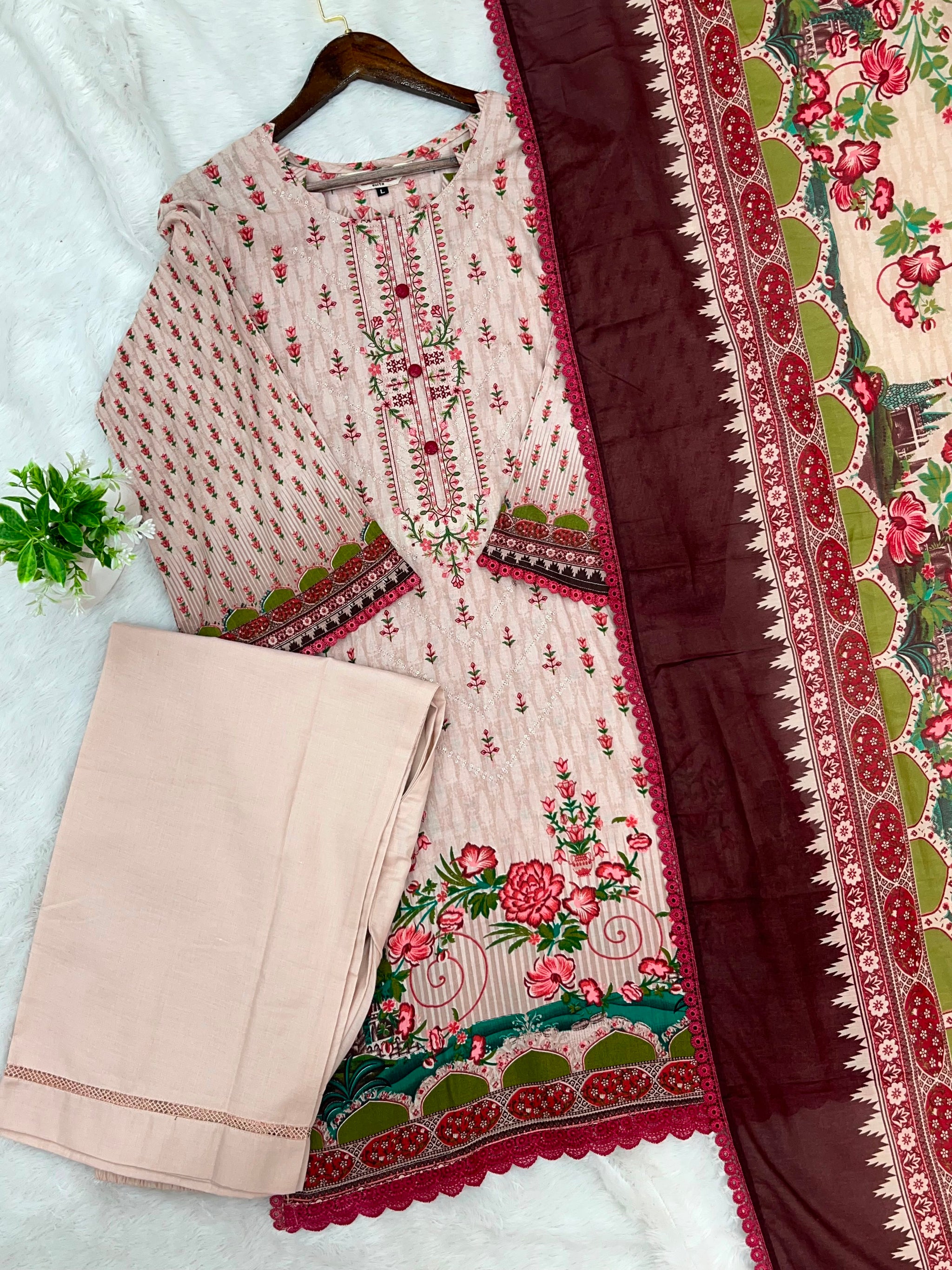 1328 Pakistani Lawn Suit