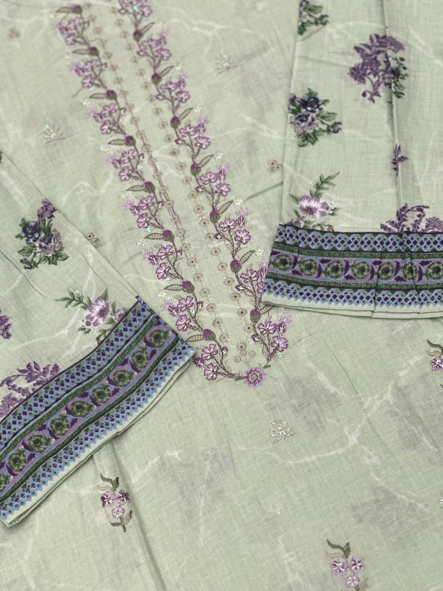 683 Pakistani Lawn Suit