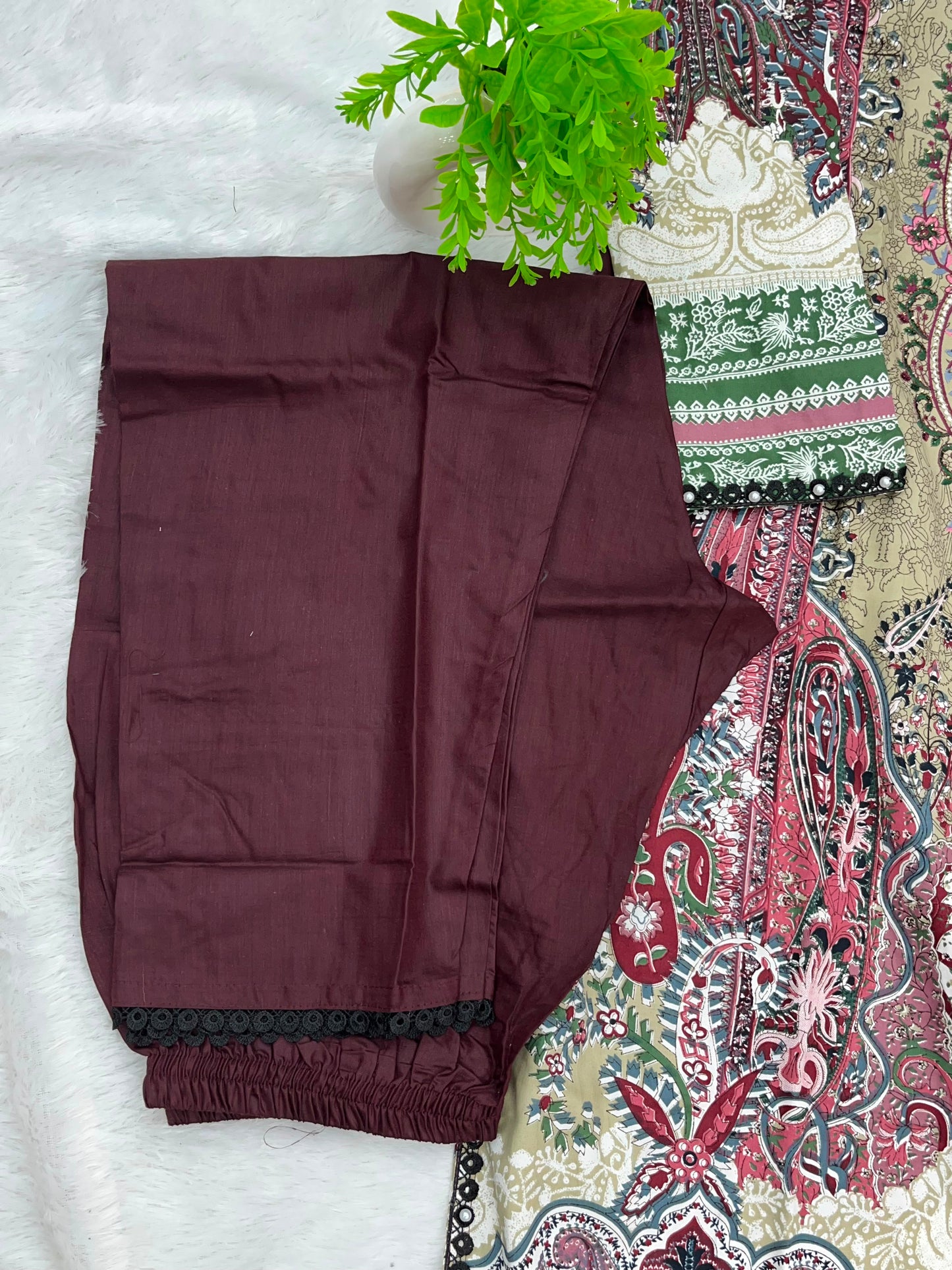 1302 Pakistani Embroidered Suit - Vandana Aarzu