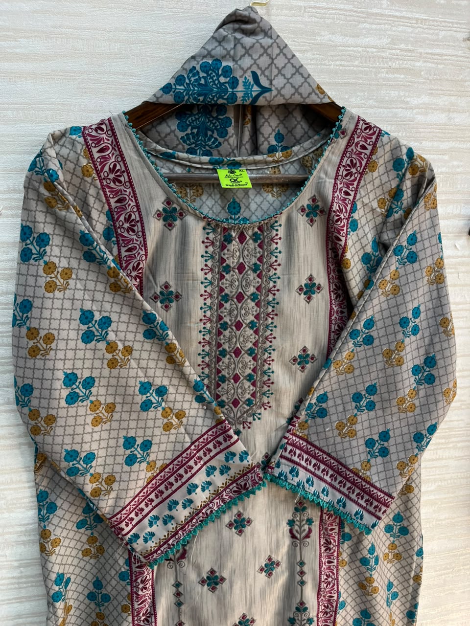 1102 Pakistani Embroidered Suit