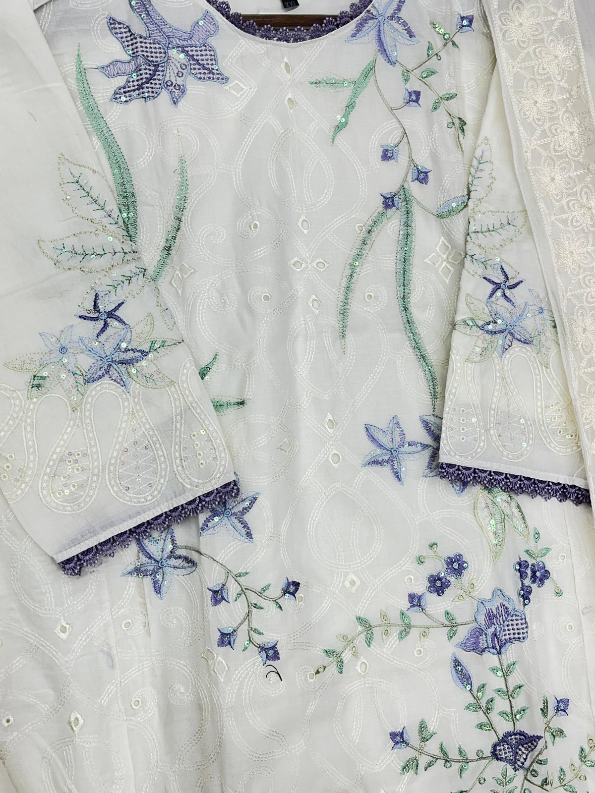 1364 Pakistani Embroidered Lawn Suit