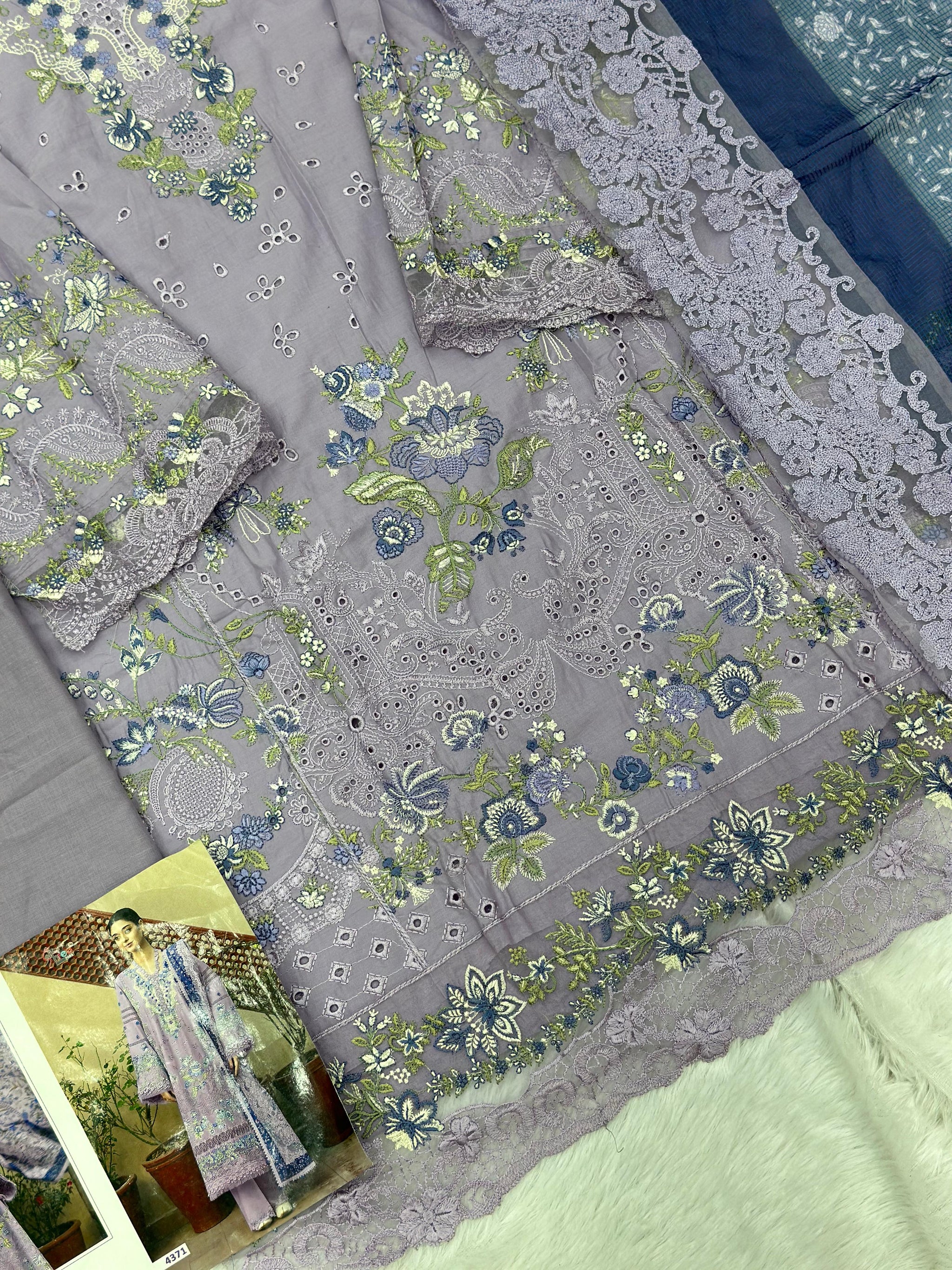836 Kahf Pakistani Unstitched Lawn Suit