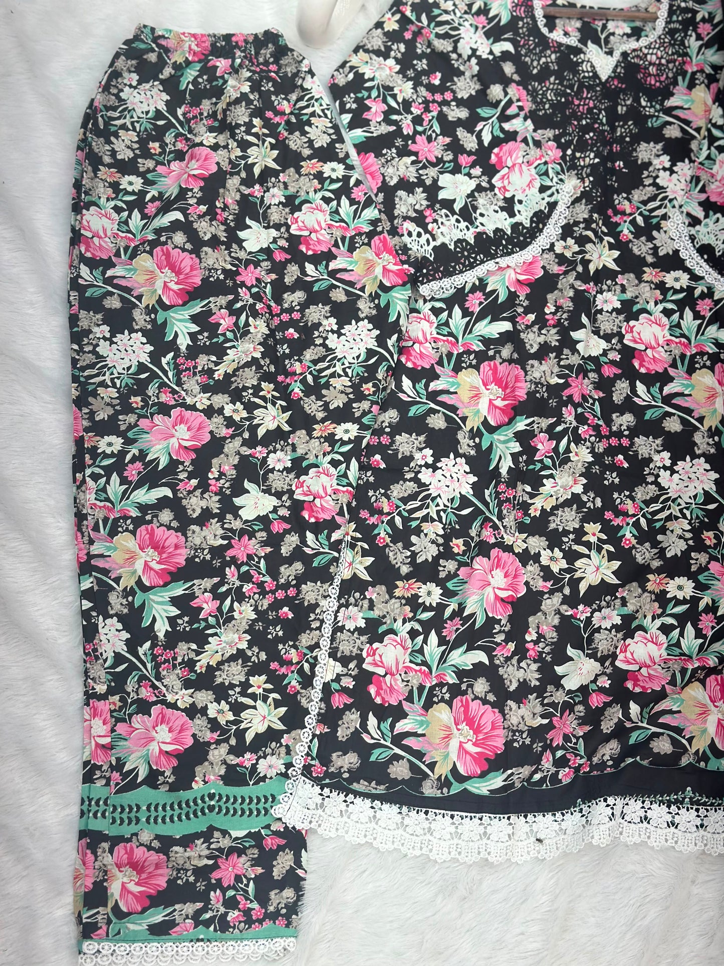 927 Pakistani Embroidered Suit