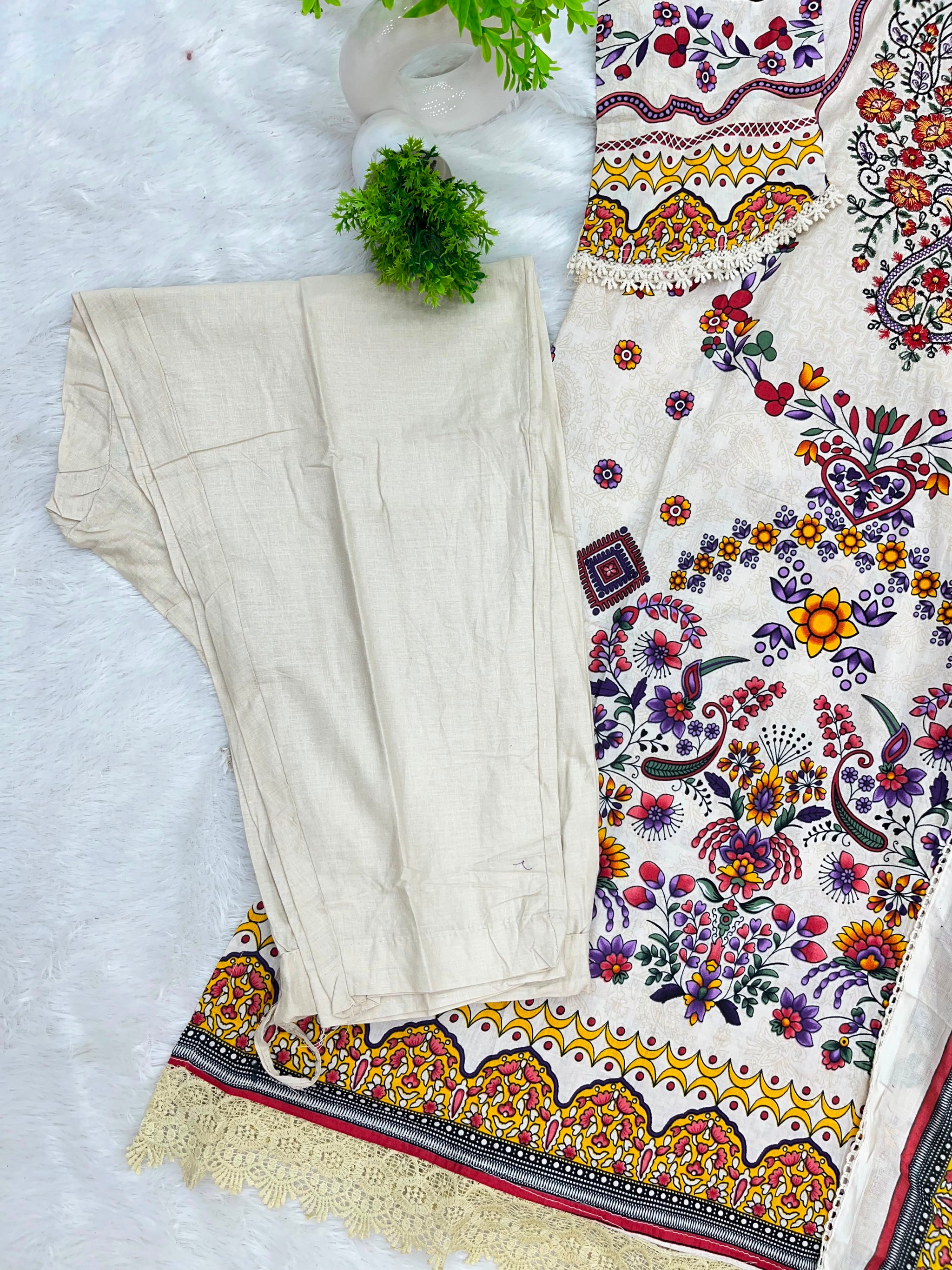 1220 Pakistani Embroidered Suit