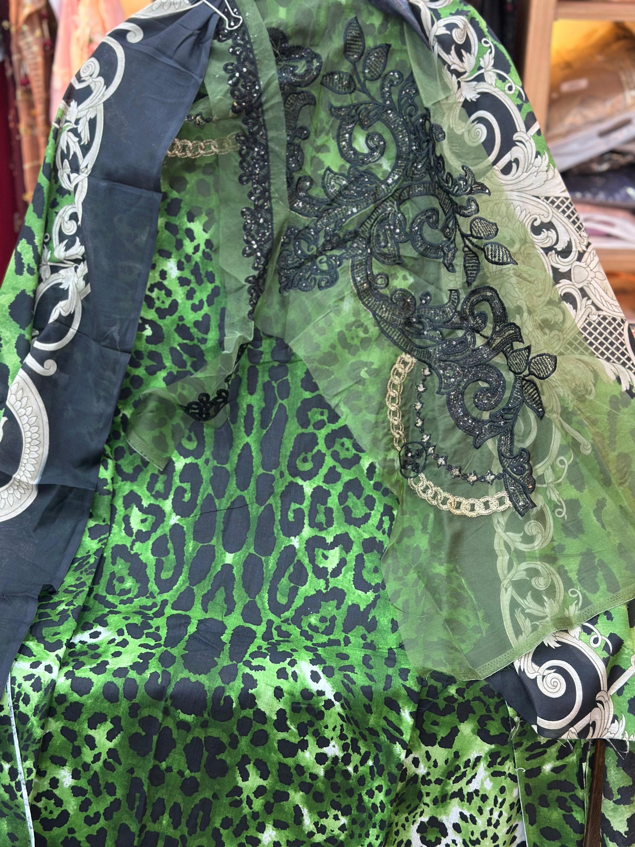 544 Pakistani Unstitched suit