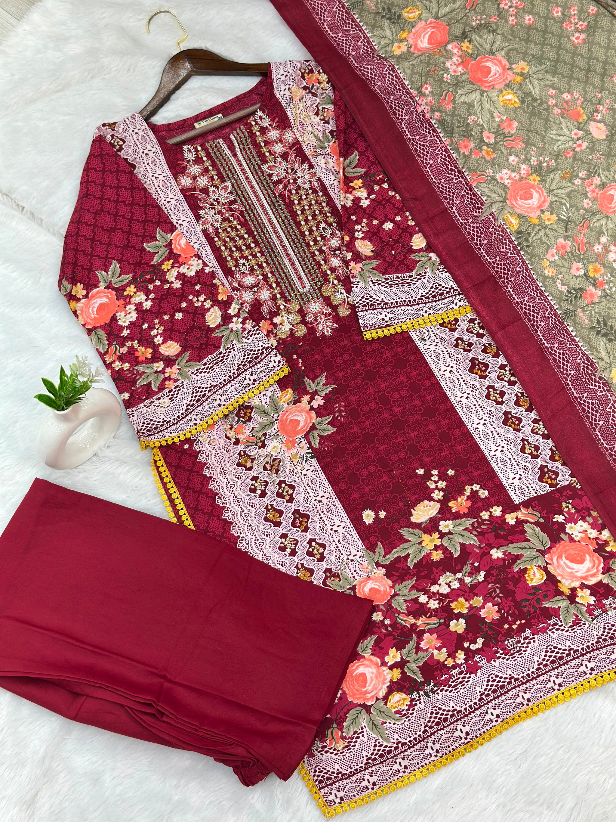 944 Pakistani Embroidered Suit