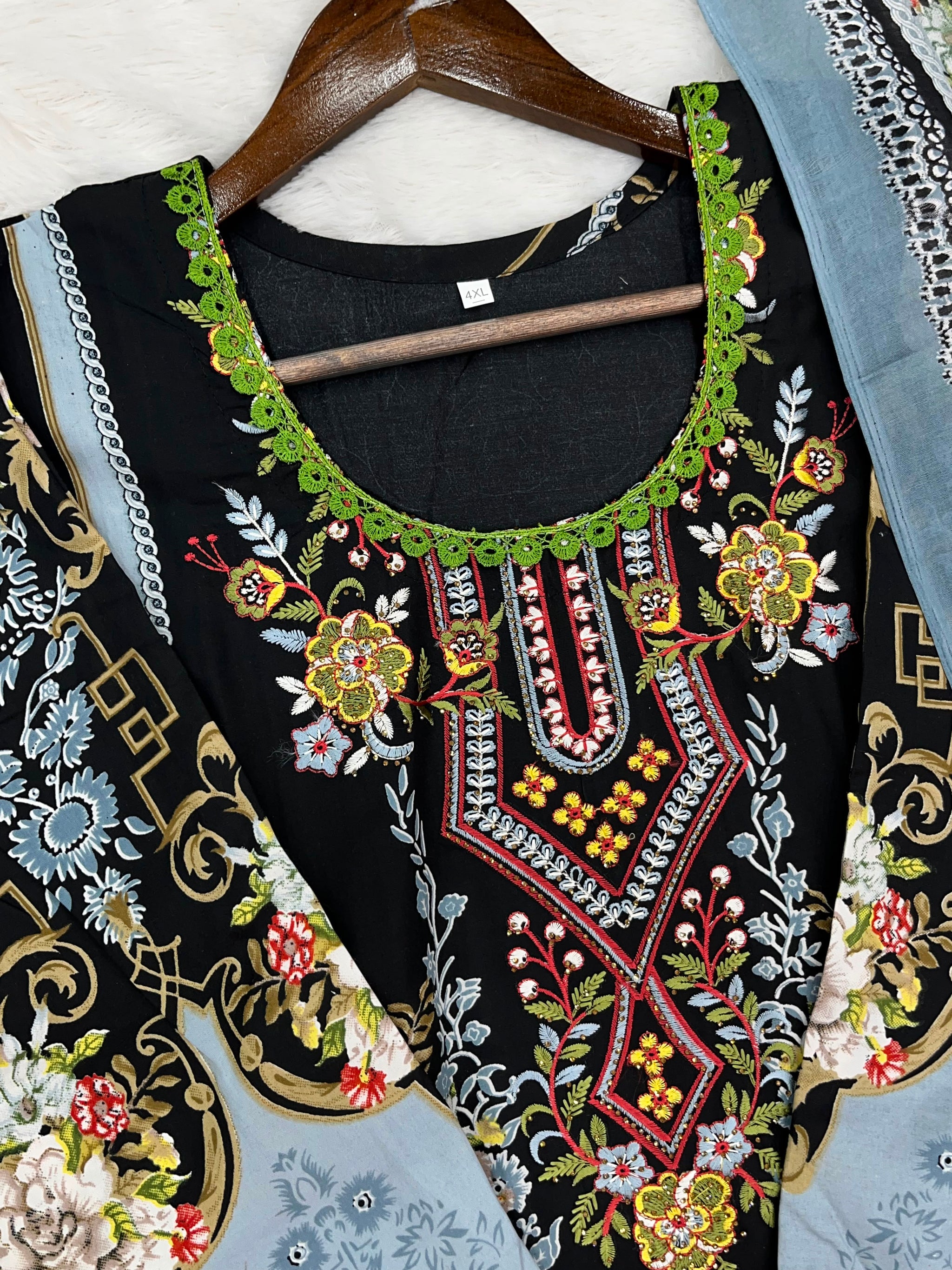 1314 Pakistani Embroidered Suit