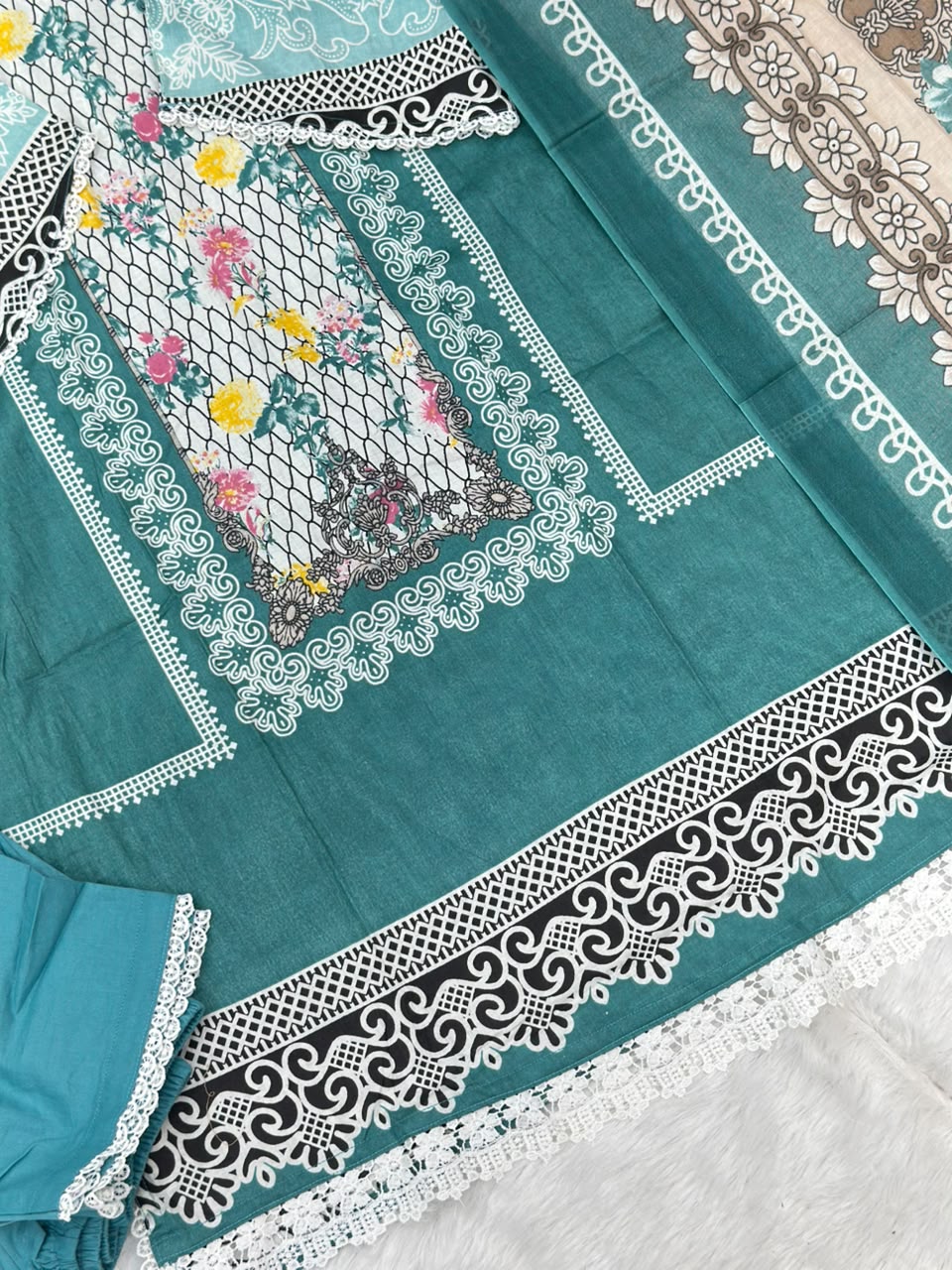 938 Pakistani Embroidered Suit