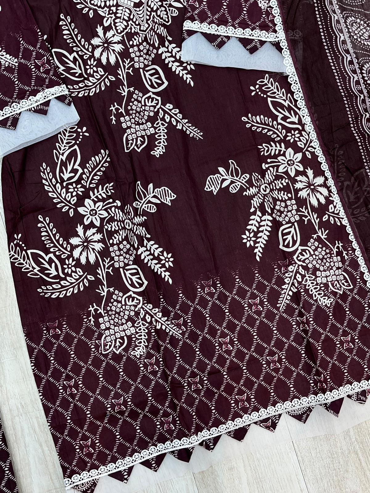 1516 Pakistani Embroidered Suit