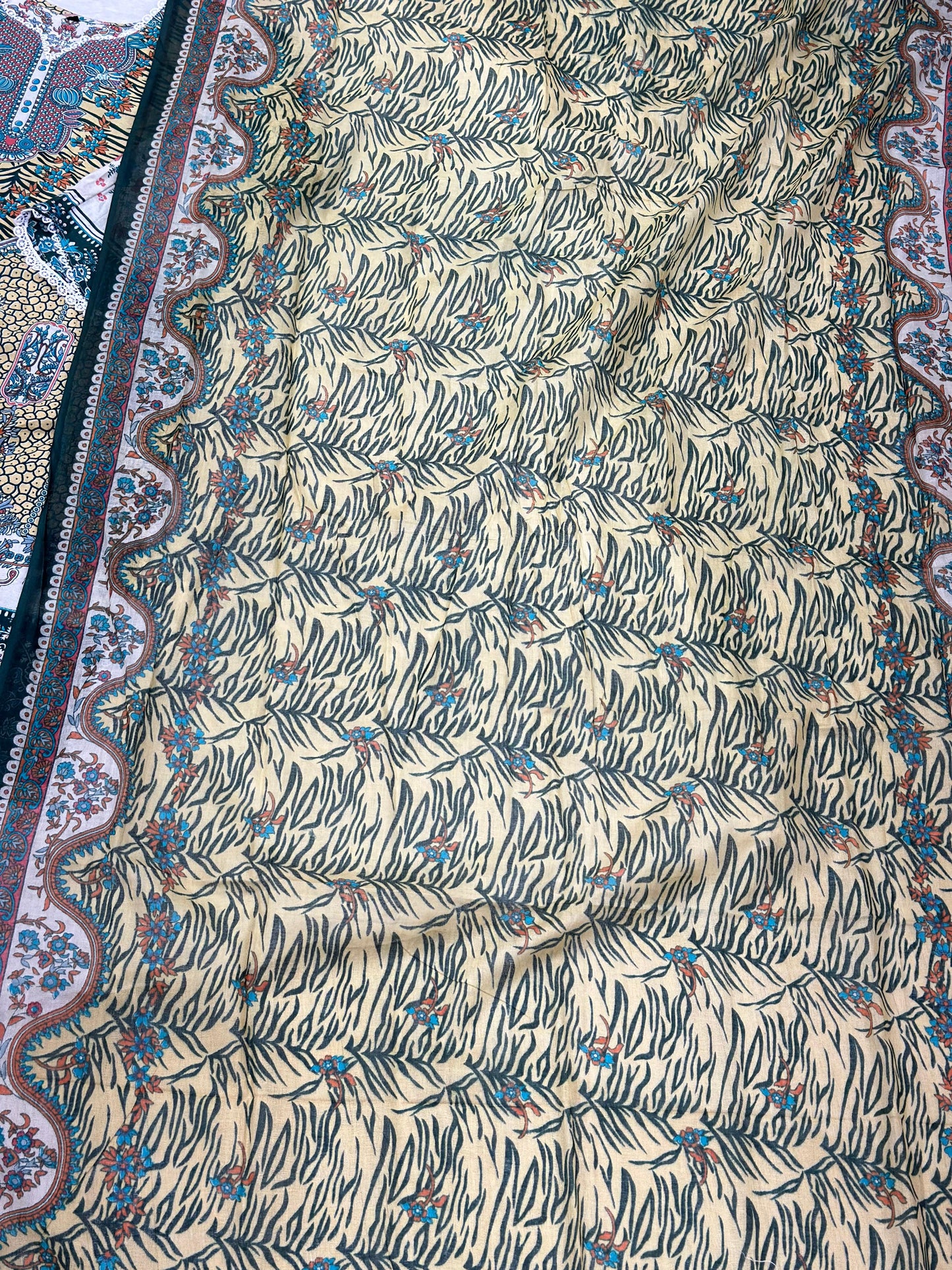 1074 Pakistani Printed Suit