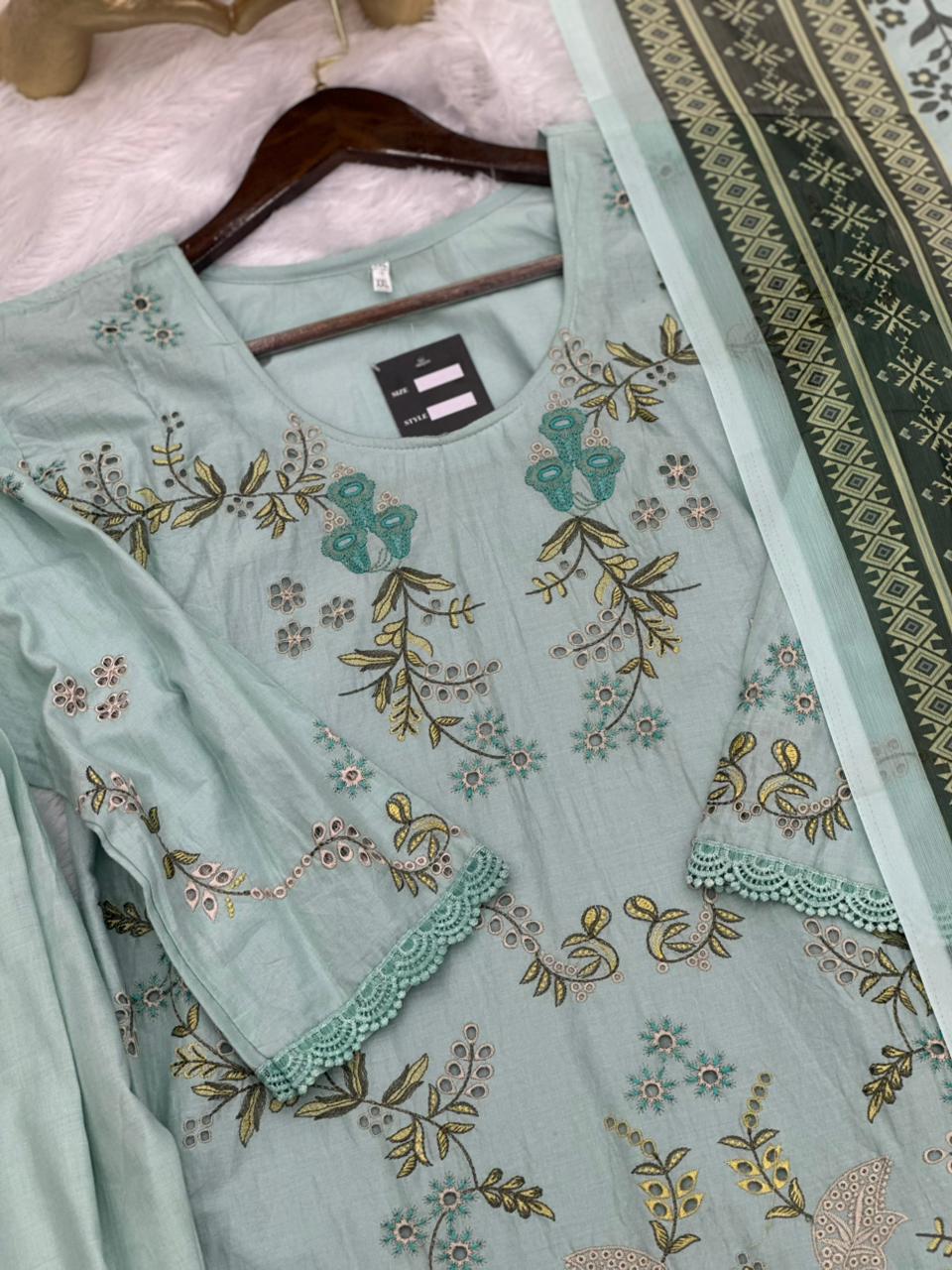 674 Pakistani Lawn Farshi Suit