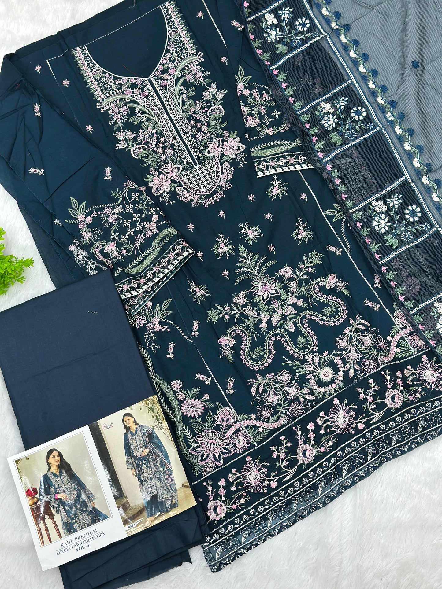 833 Kahf Pakistani Unstitched Lawn Suit