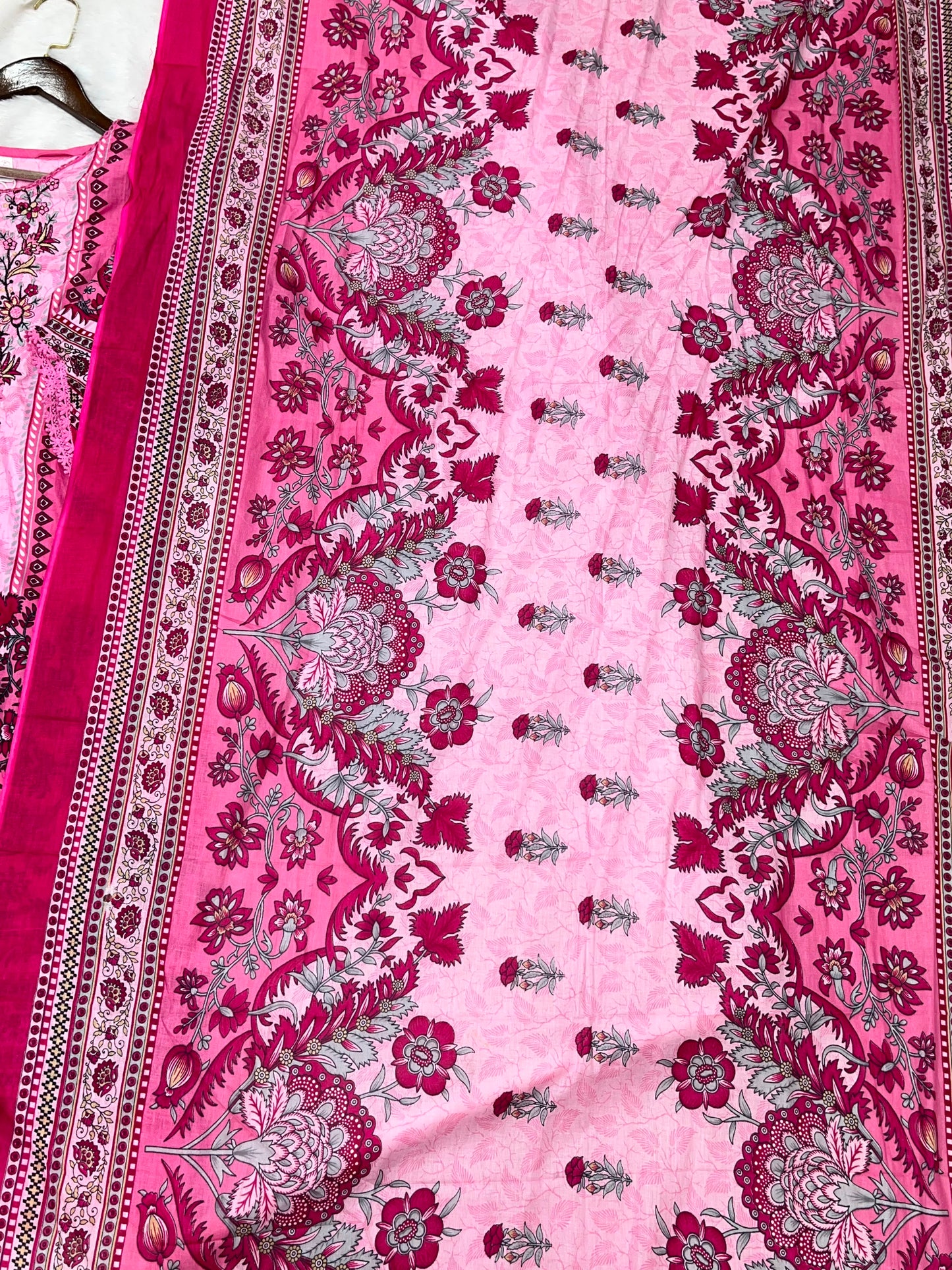 1218 Pakistani Embroidered Suit