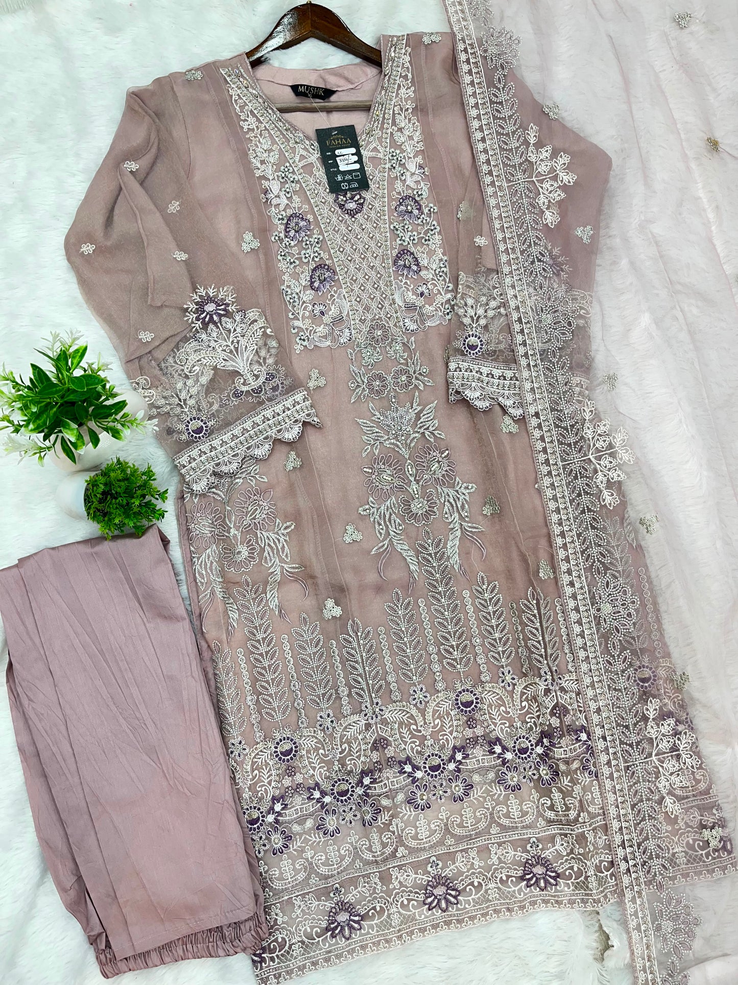 1147 Mushk Premium Pakistani Partywear - Onion Pink