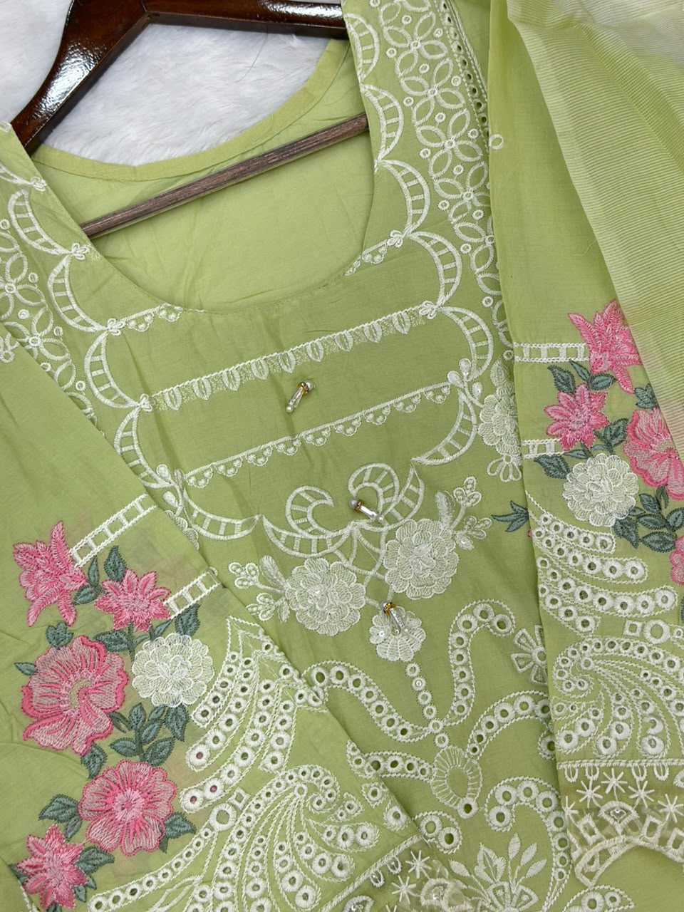 717 Pakistani Heavy Lawn Suit