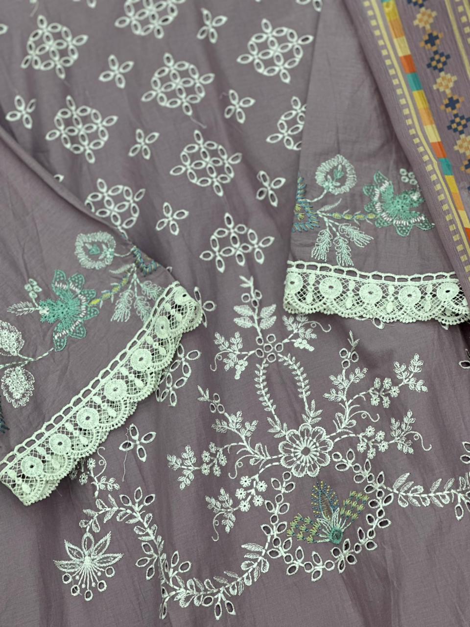 676 Pakistani Lawn Farshi Suit