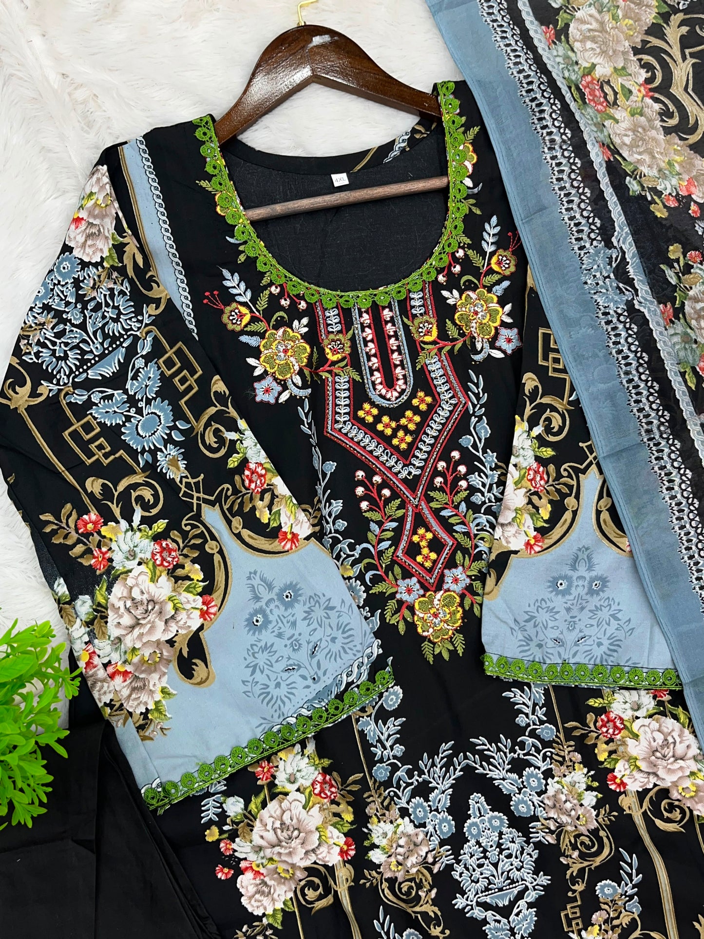 1314 Pakistani Embroidered Suit