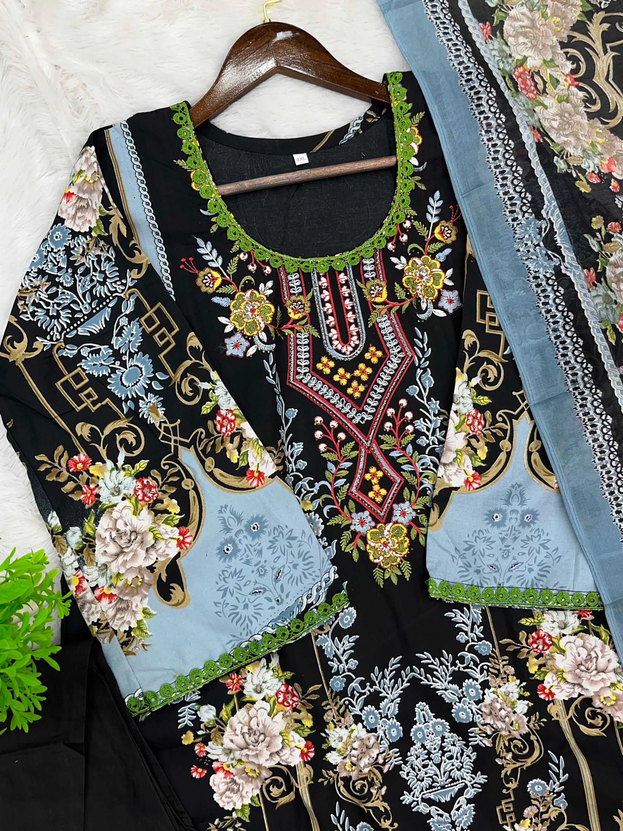 1314 Pakistani Embroidered Suit