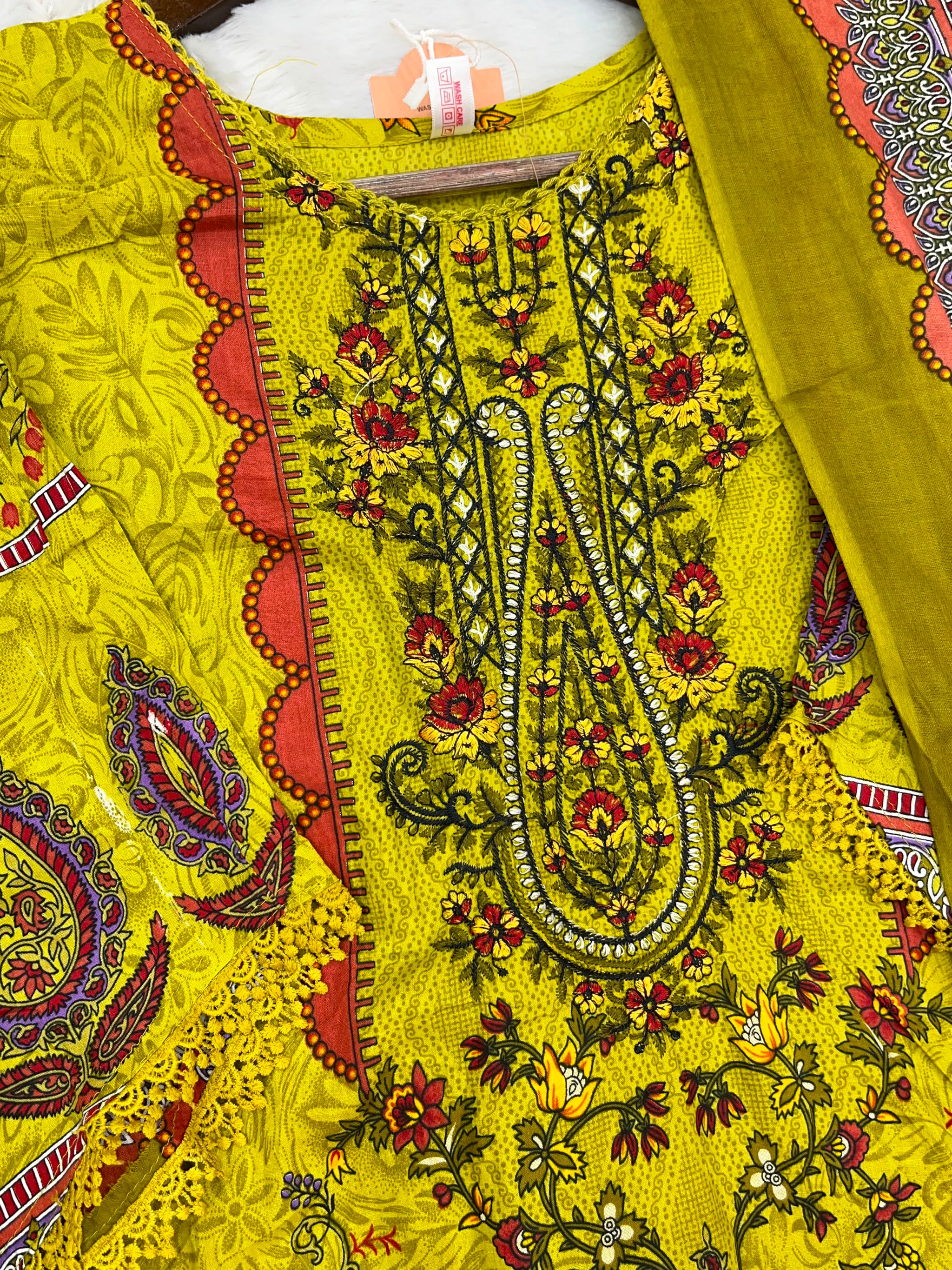1221 Pakistani Embroidered Suit