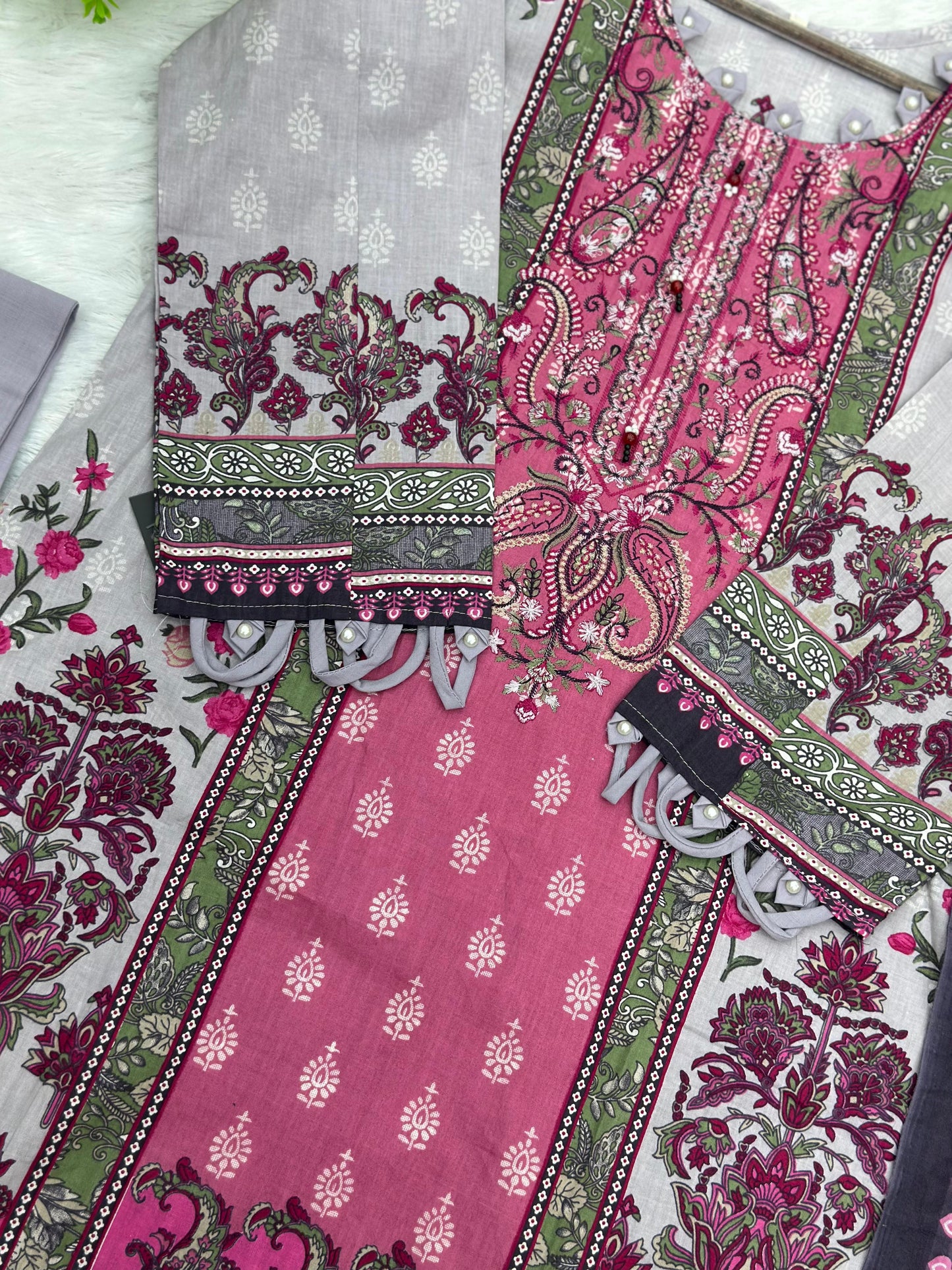 855 Readymade Pakistani Floral Embroidery Lawn Suit