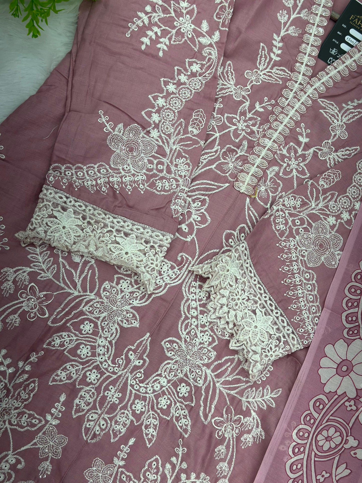 869 Pakistani Lawn Suit