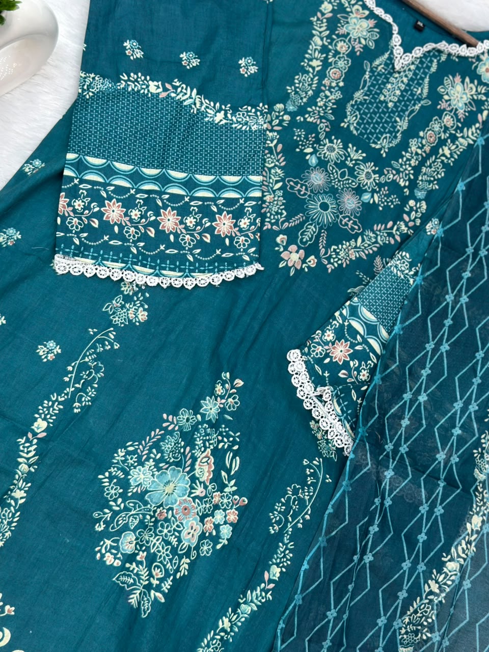 932 Pakistani Embroidered Suit