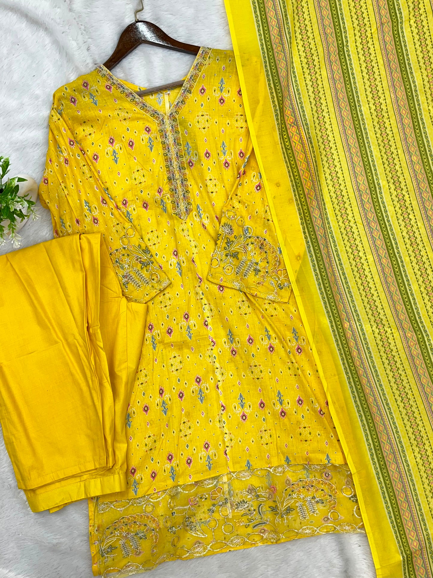 1336 Pakistani Lawn Suit