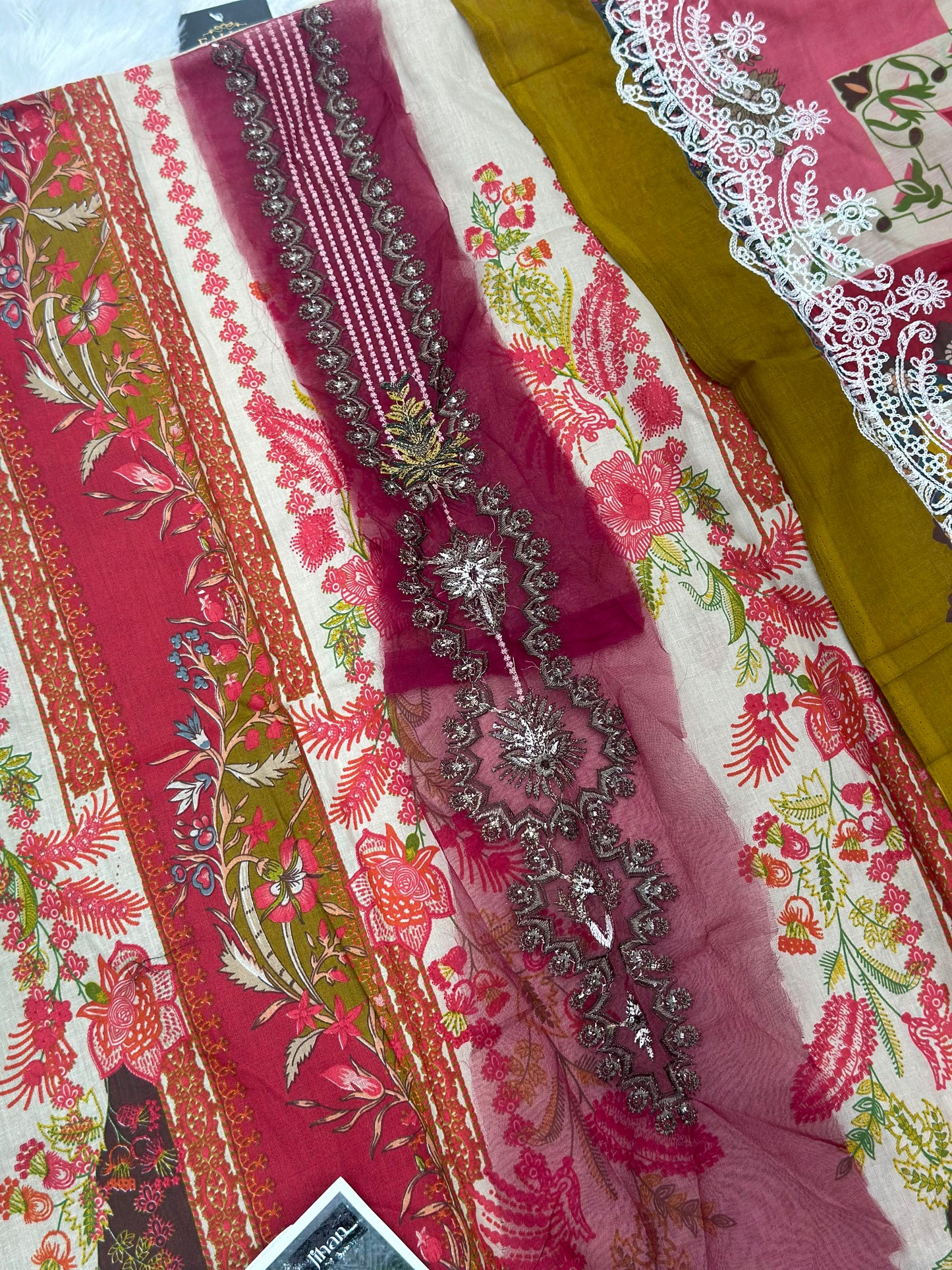 980 Unstitched Jihan Needle Wonder Lawn Suit