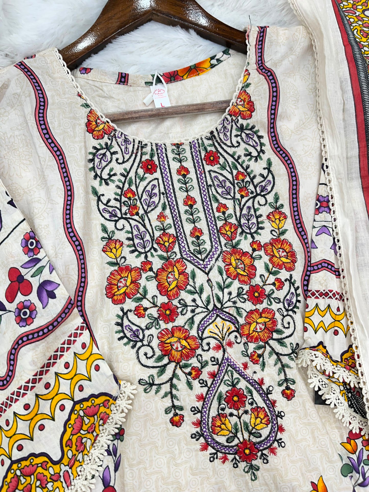 1220 Pakistani Embroidered Suit