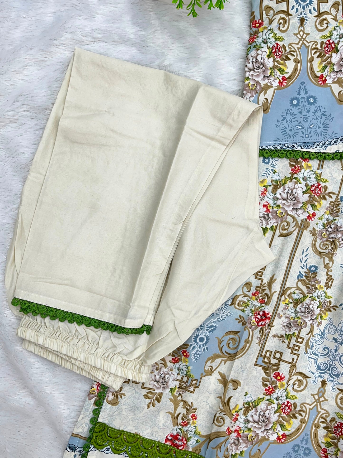 1289 Pakistani Embroidered Suit - Vandana Sobia Nazer