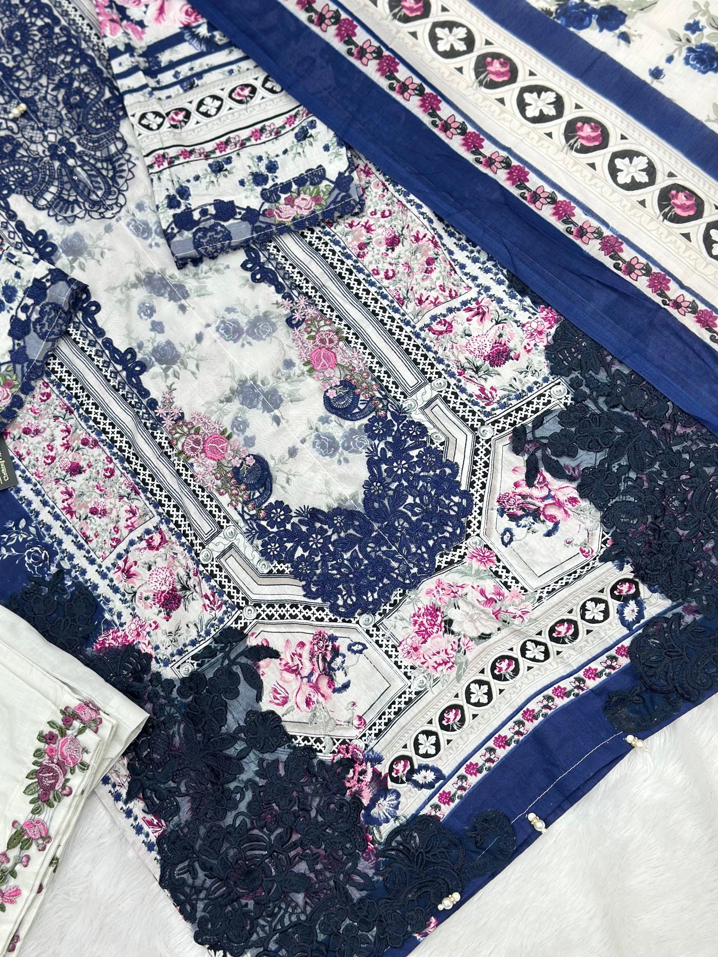 871 Readymade Elaf Printed Lawn Suit