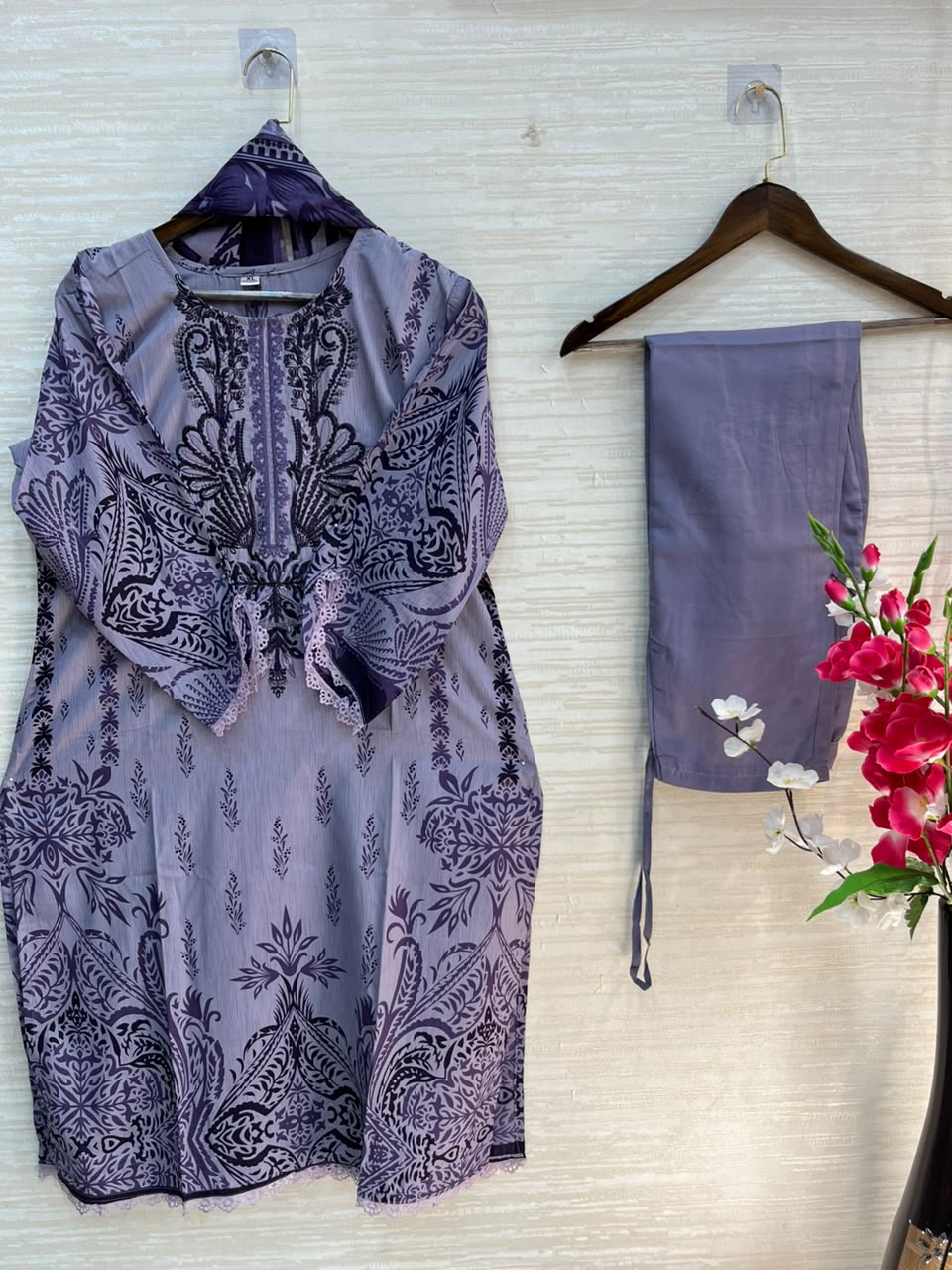 1101 Pakistani Embroidered Suit