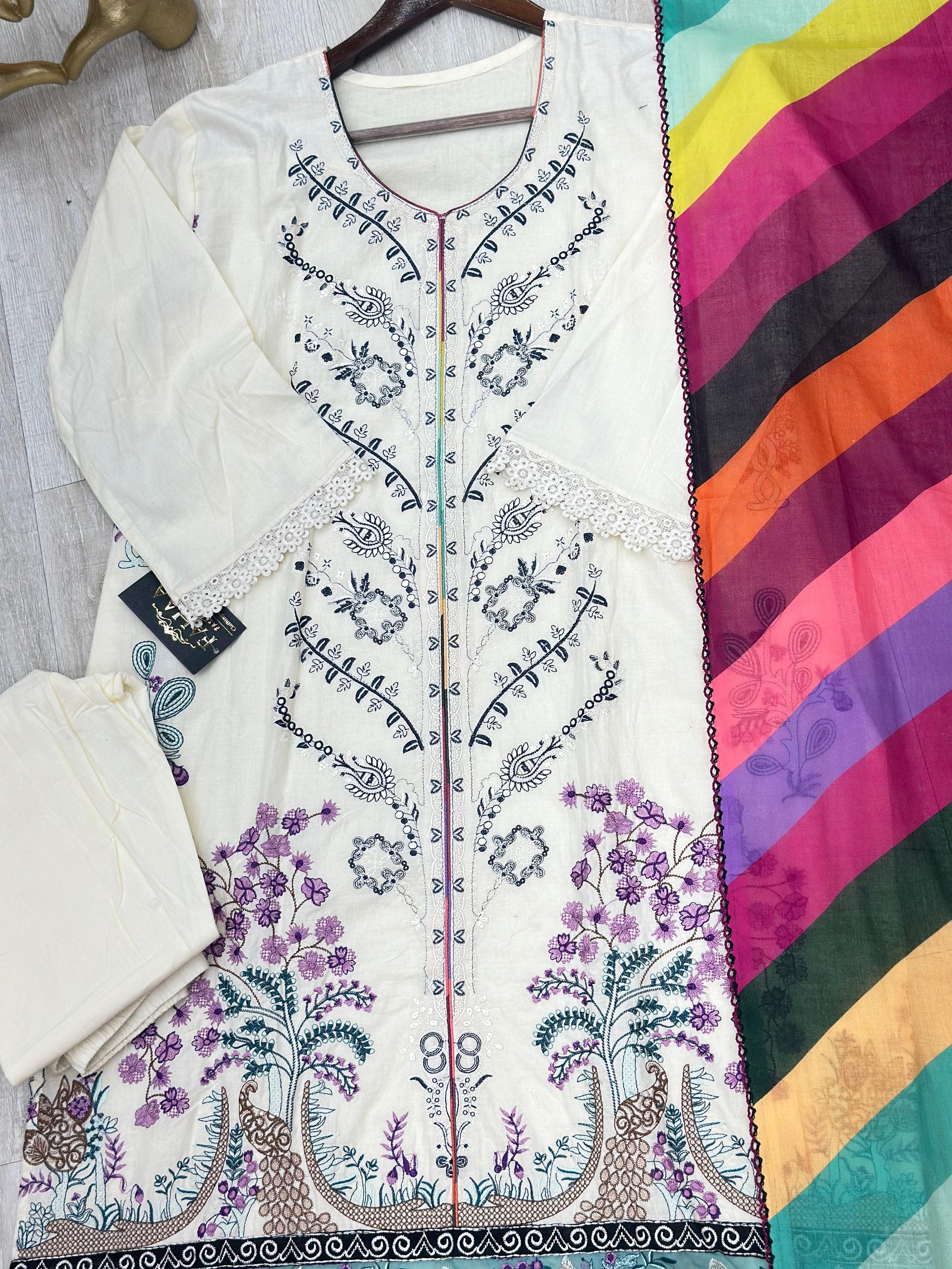 625 Premium Pakistani Lawn Suit - White