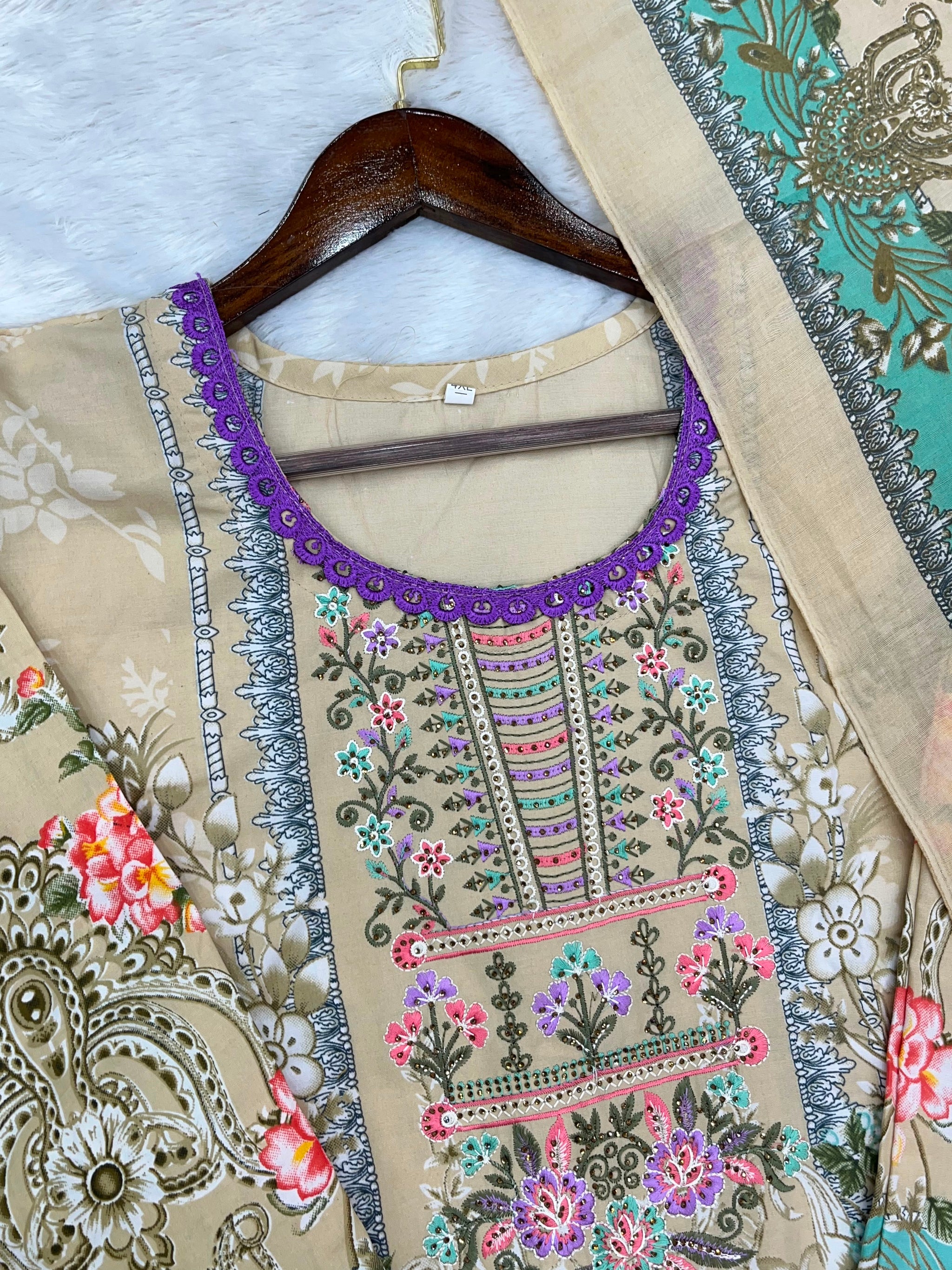 1316 Pakistani Embroidered Suit