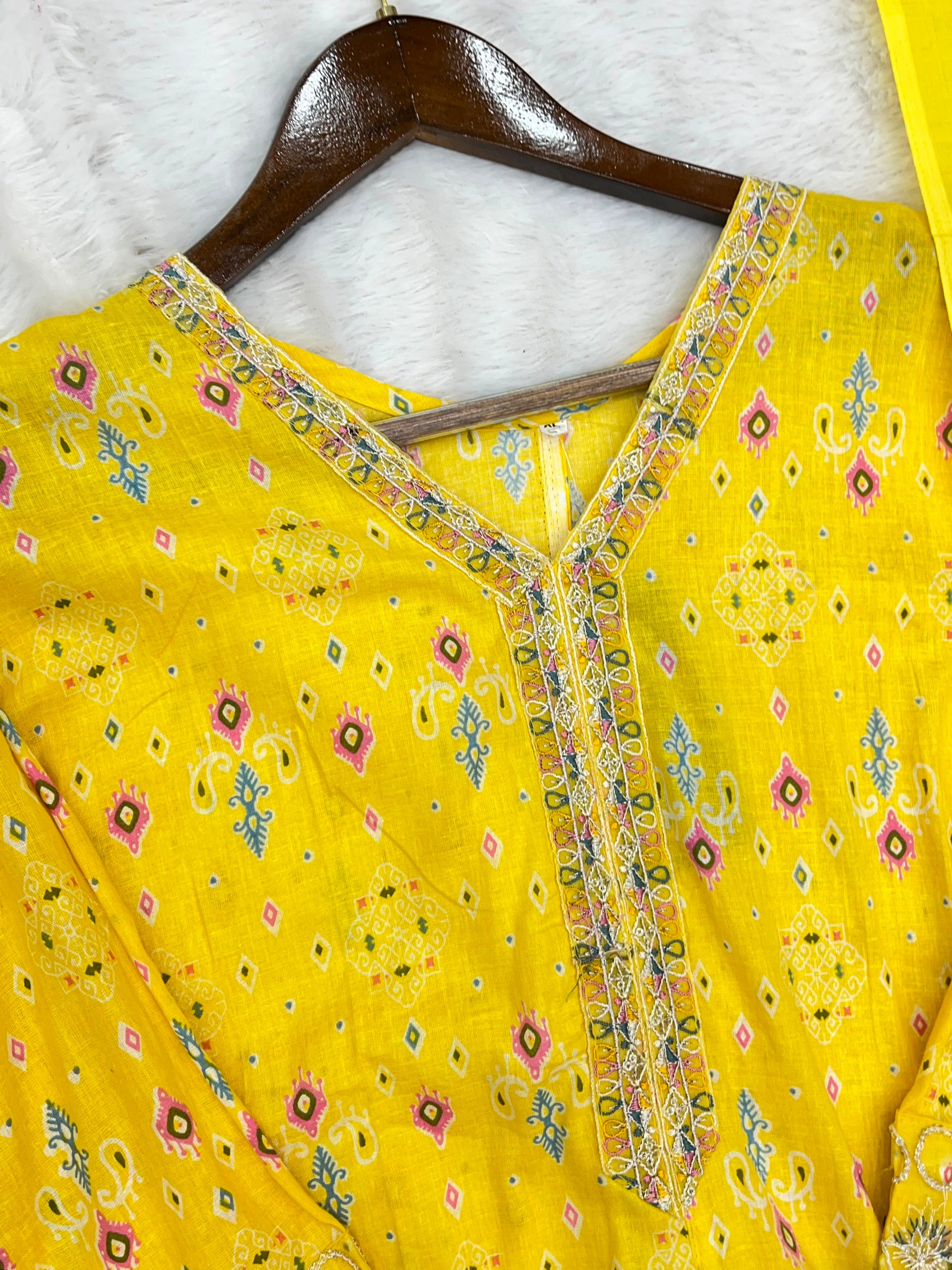 1336 Pakistani Lawn Suit