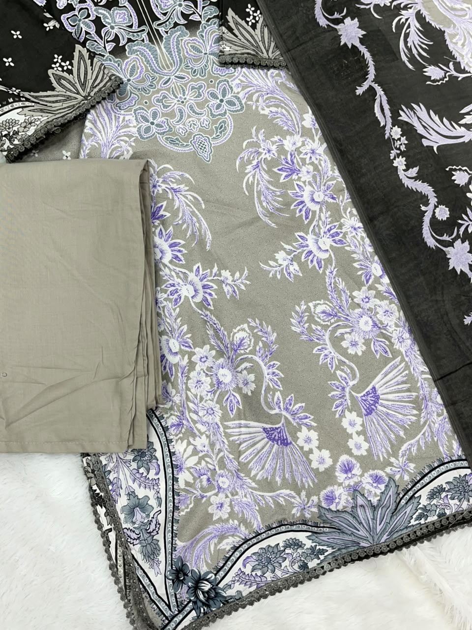 1272 Pakistani Printed Suit