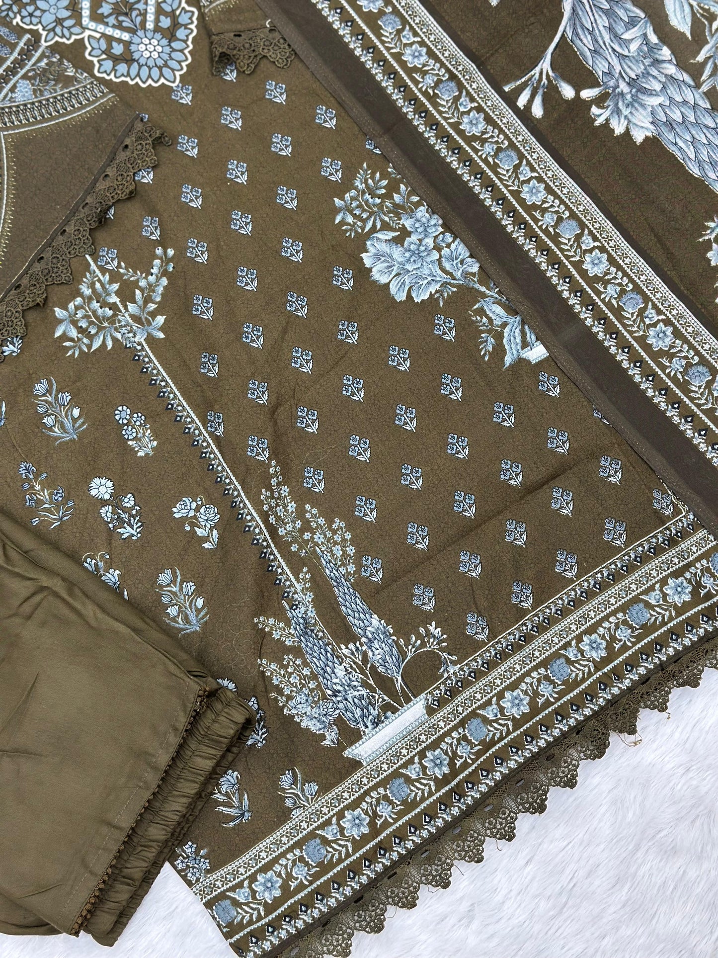 955 Pakistani Printed Suit