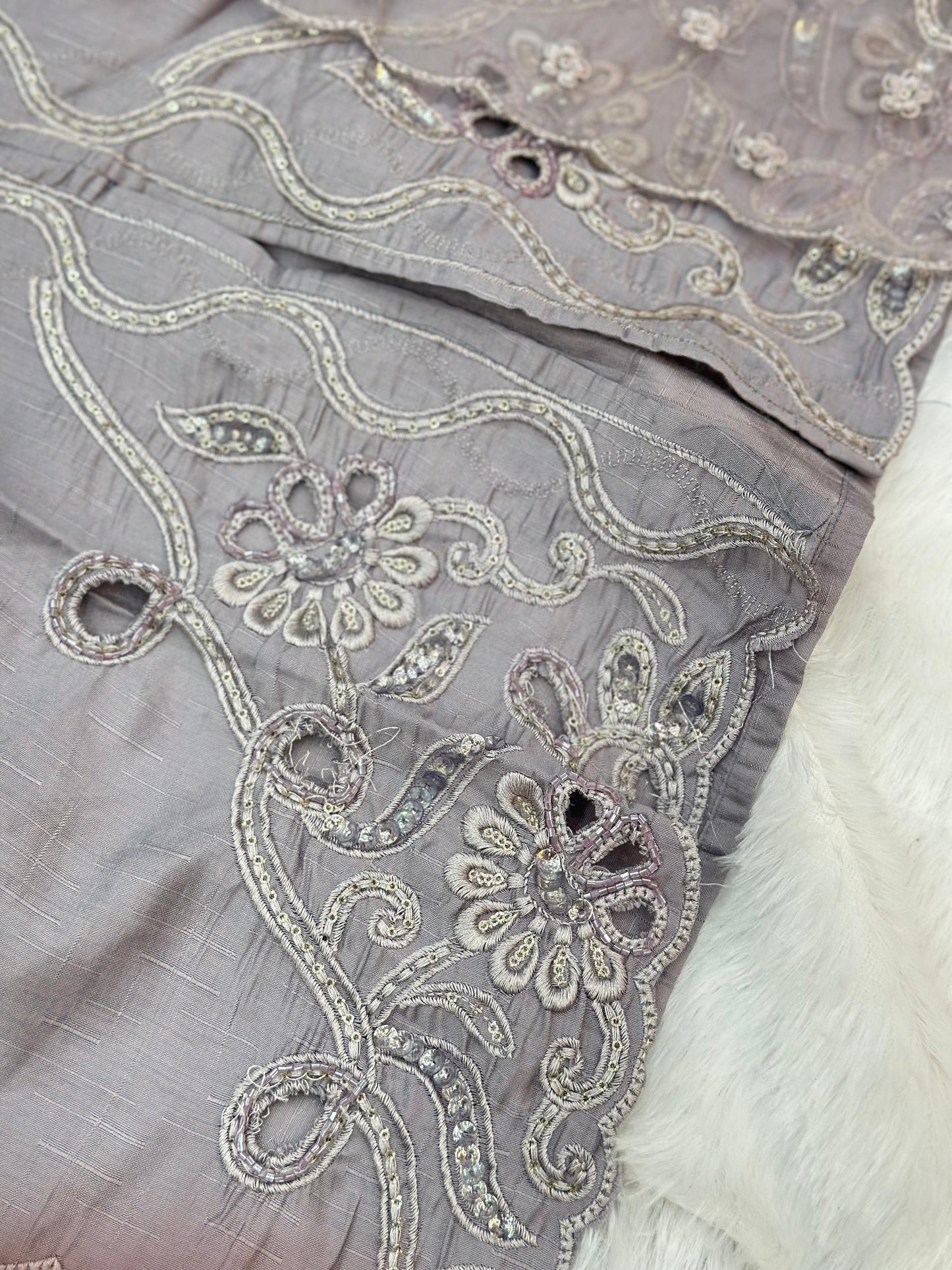652 Pakistani Cut-Work Embroidery - Ash Lilac