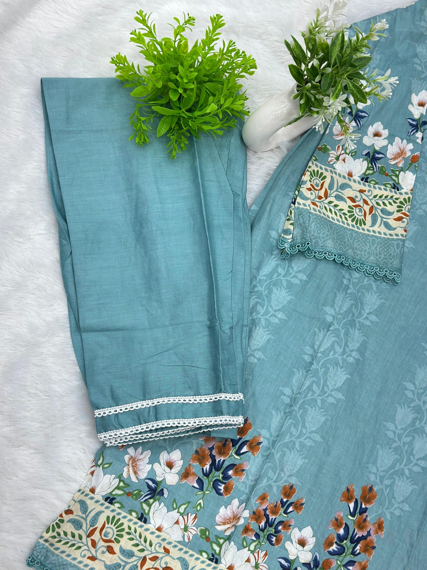 1068 Pakistani Printed Suit
