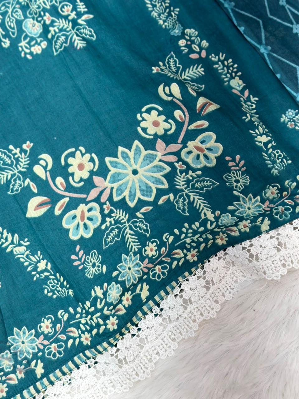 932 Pakistani Embroidered Suit