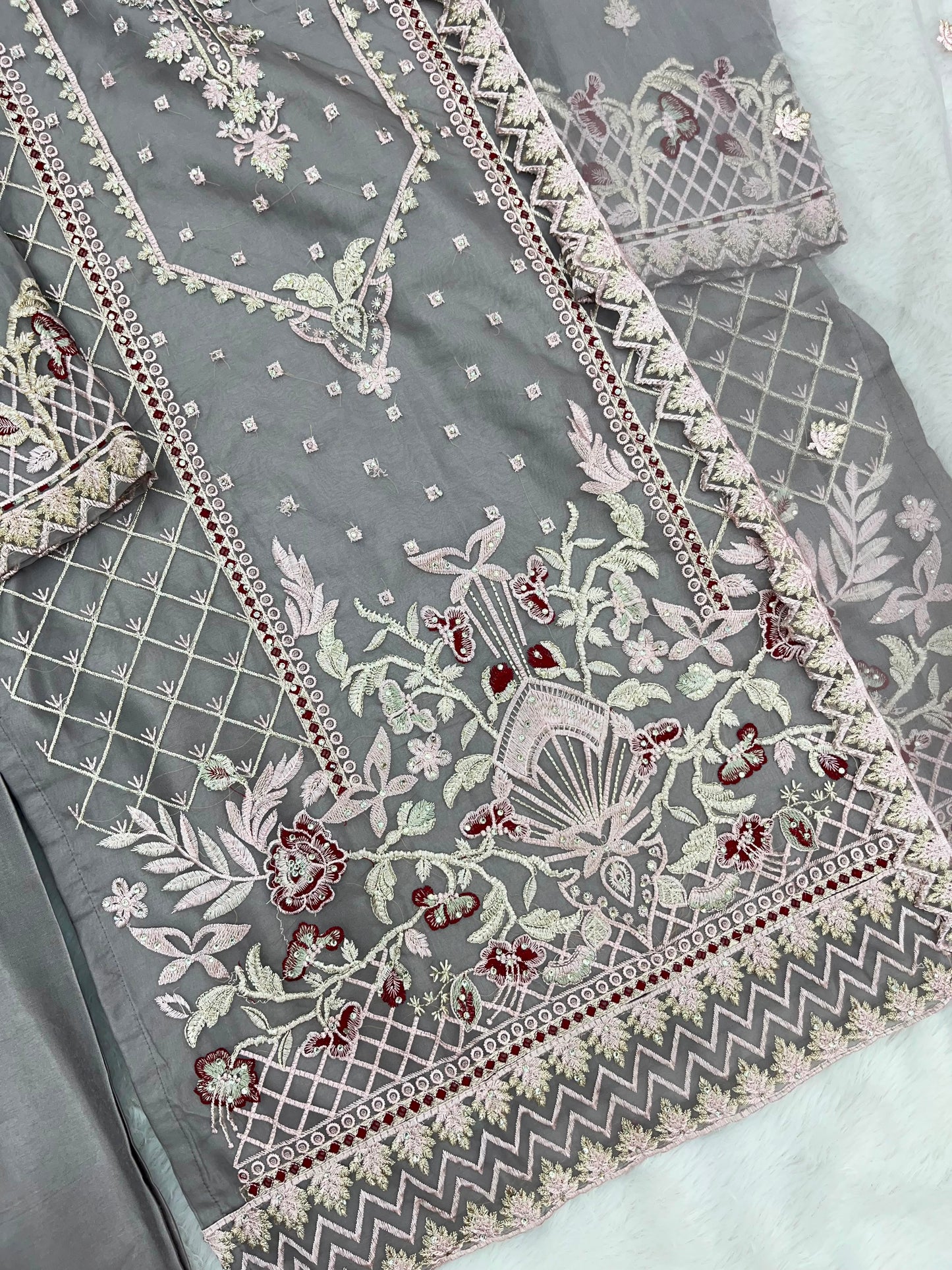 1143 Premium Pakistani Partywear - Grey