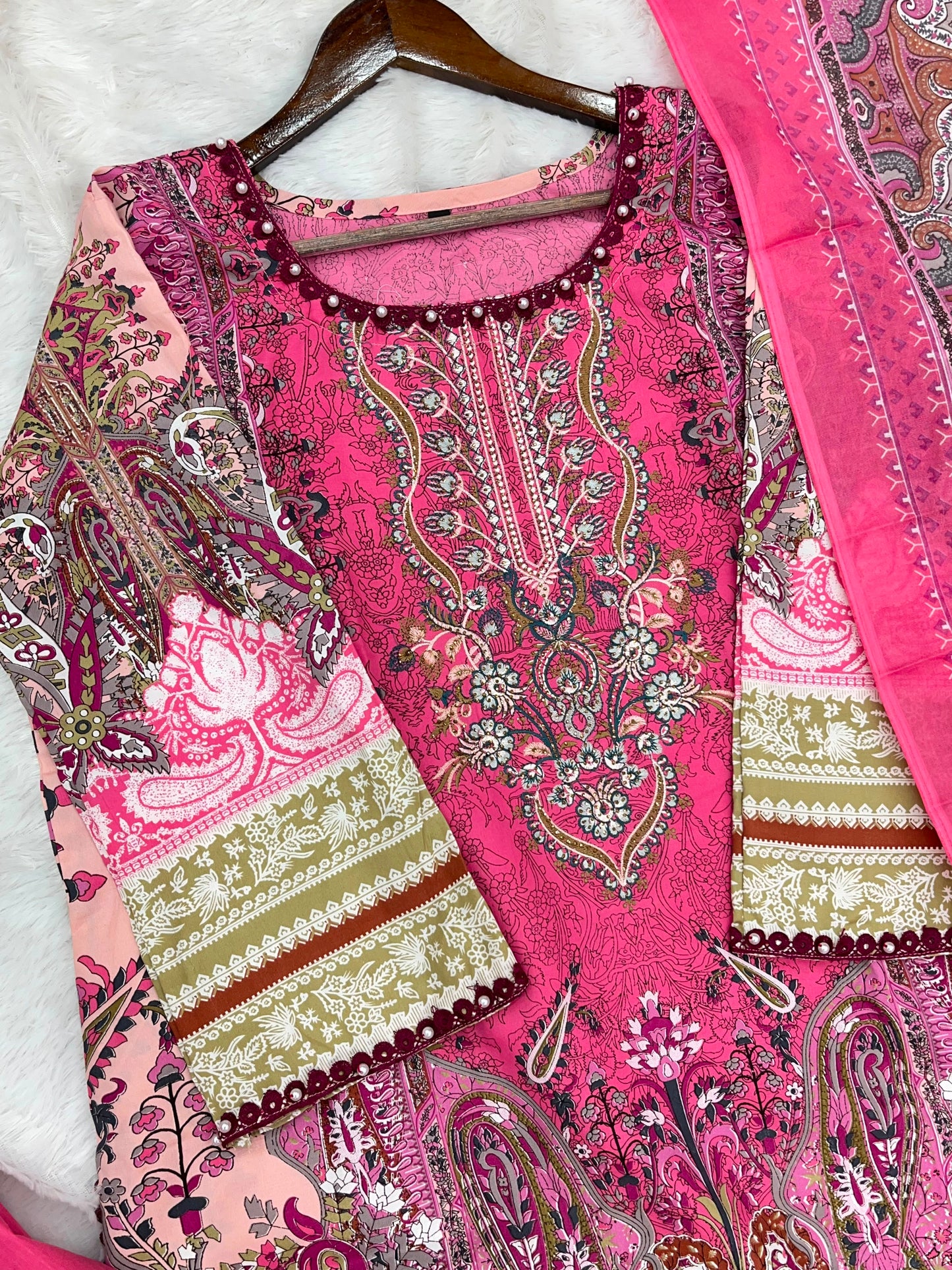 1309 Pakistani Embroidered Suit - Vandana Aarzu