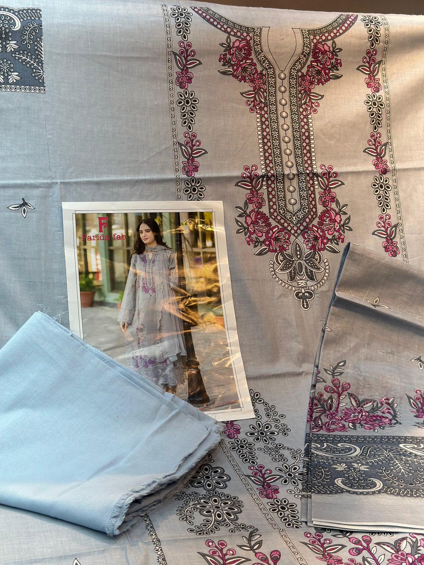 483 Pakistani Unstitched Suit
