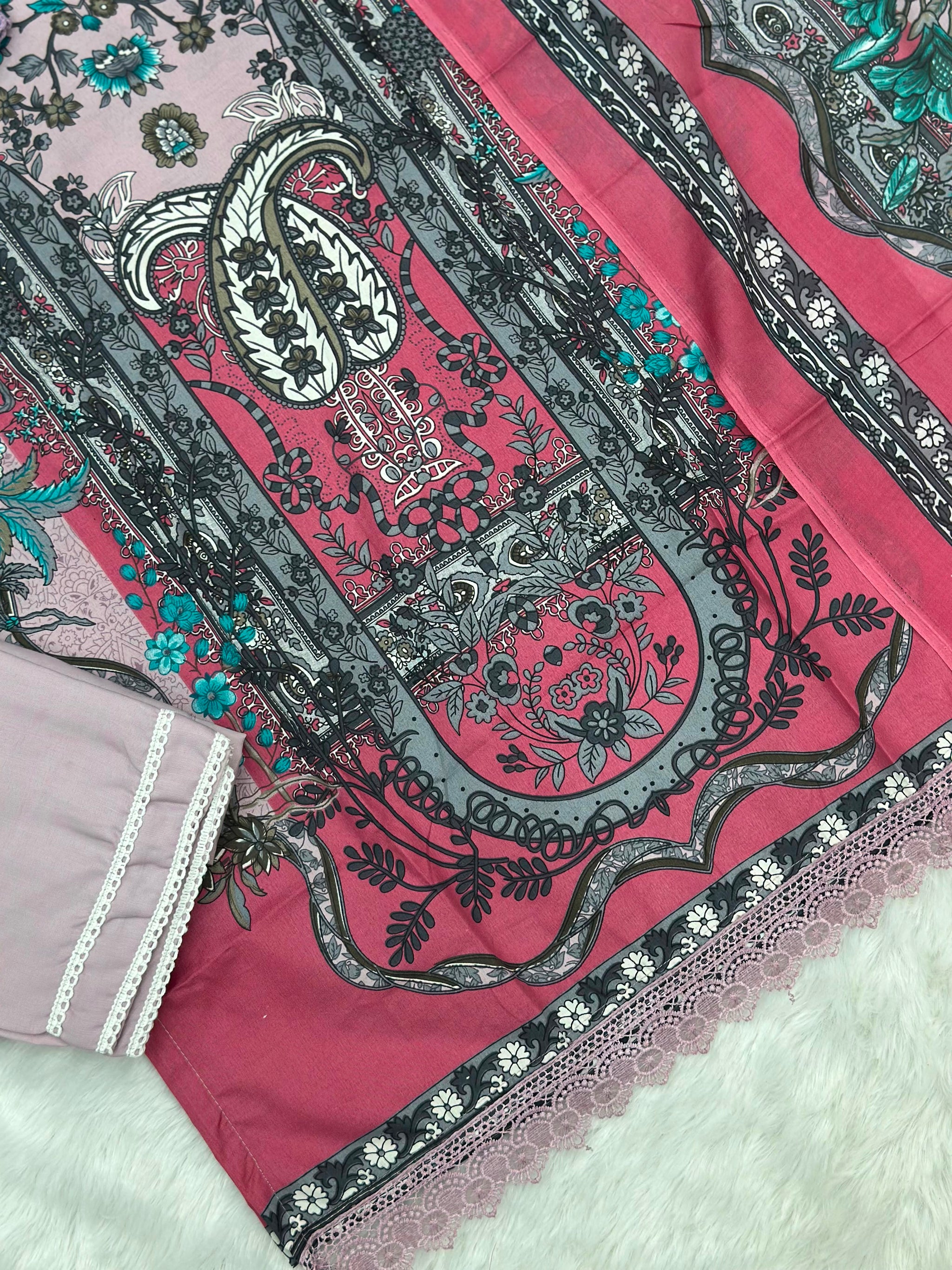 1049 Pakistani Embroidered Suit