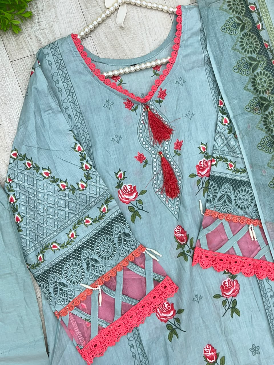 1500 Pakistani Embroidered Suit