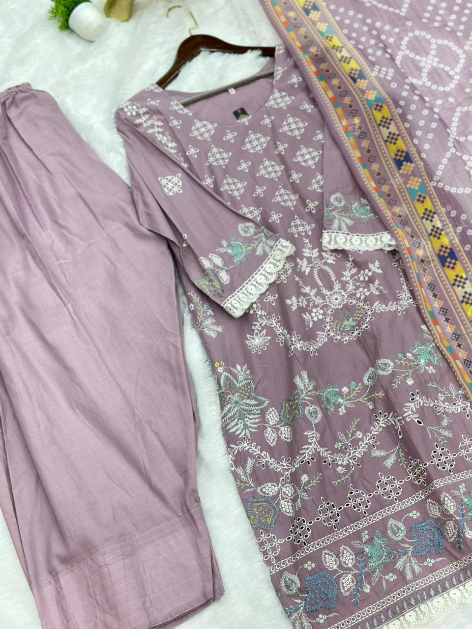 676 Pakistani Lawn Farshi Suit