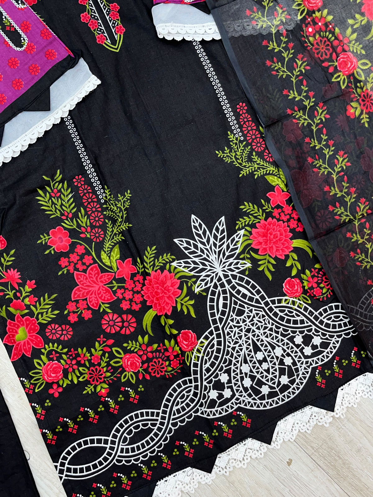1511 Pakistani Embroidered Suit